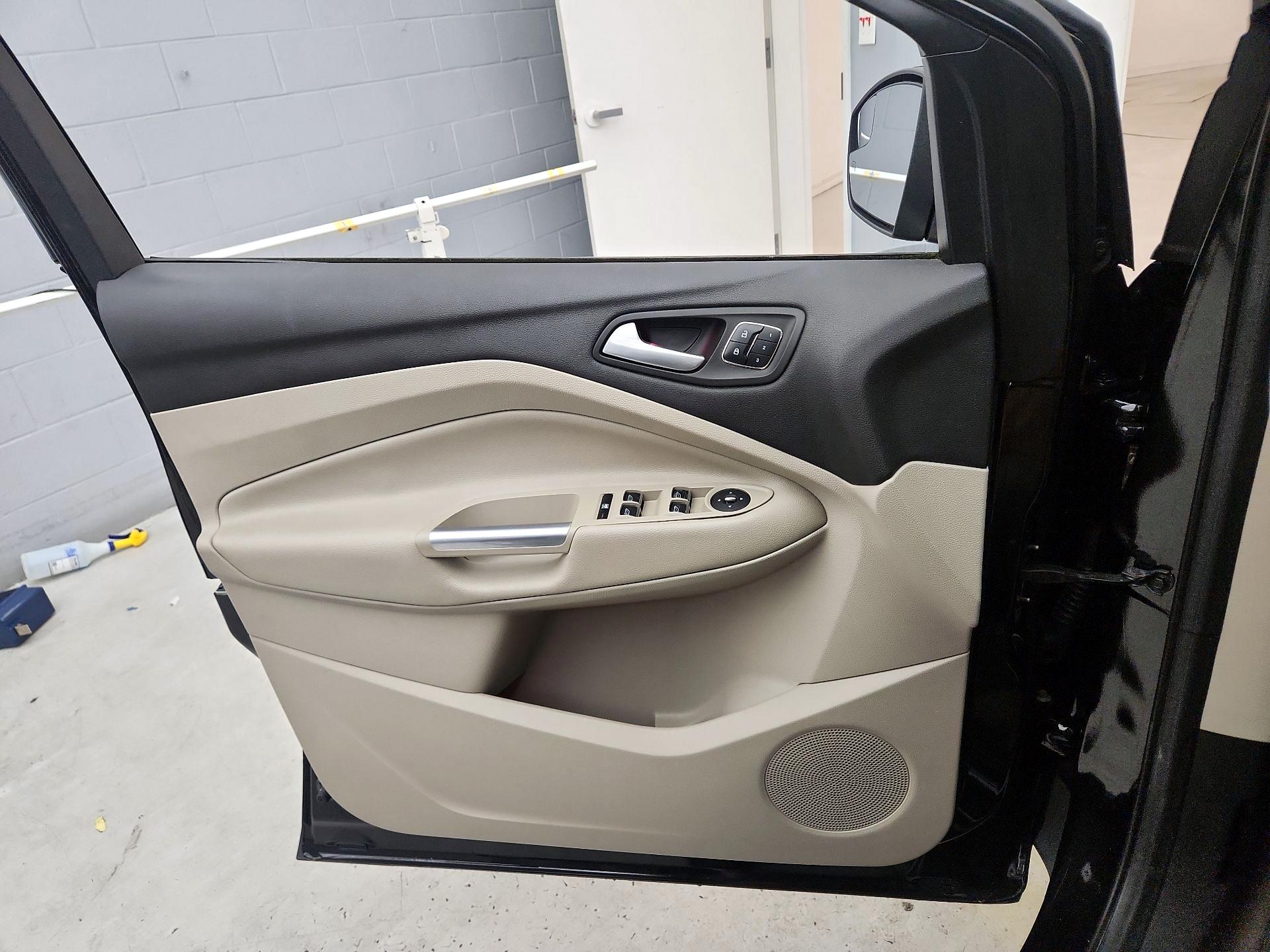 Thumbnail: 2015 Ford Escape - 12