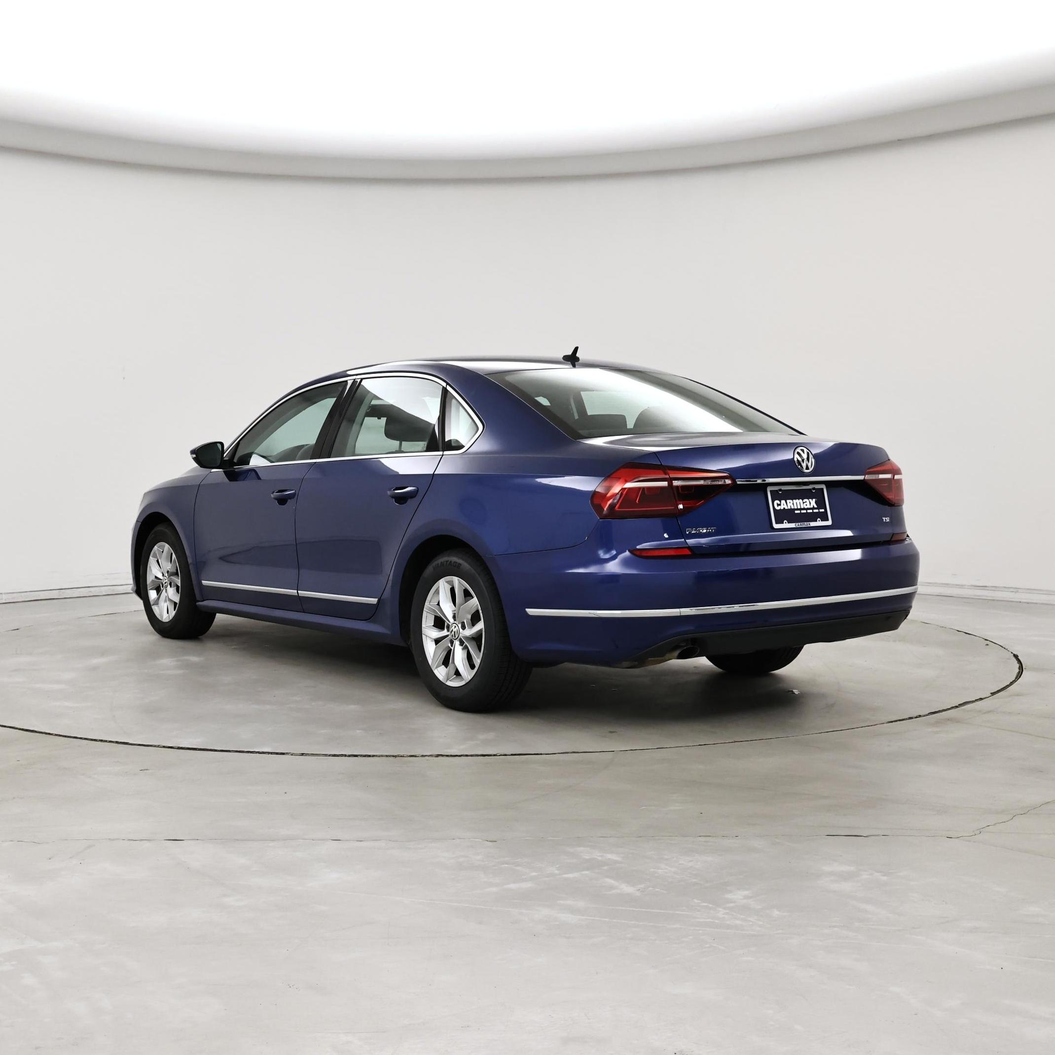 Thumbnail: 2017 Volkswagen Passat - 2