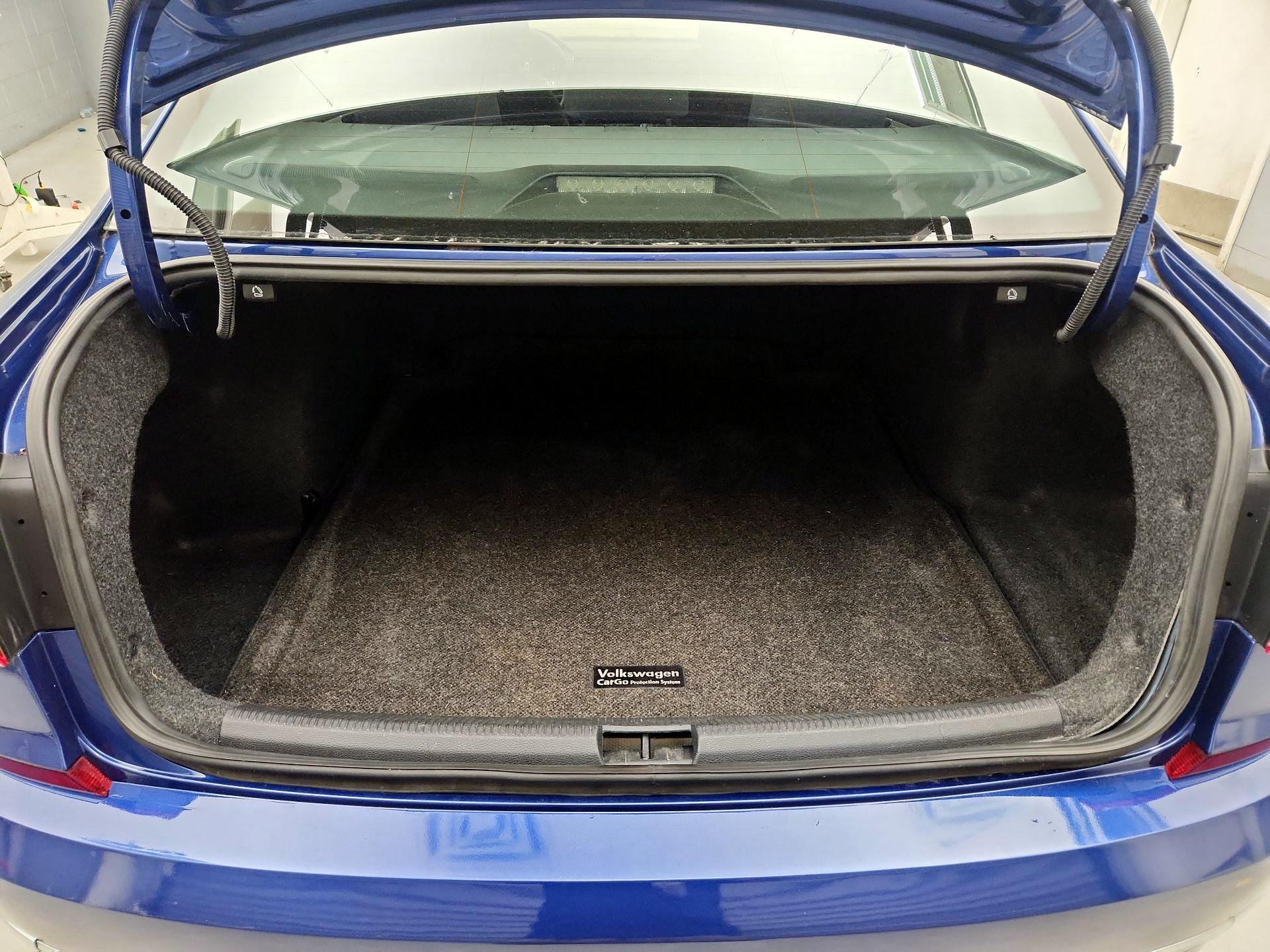 Thumbnail: 2017 Volkswagen Passat - 20
