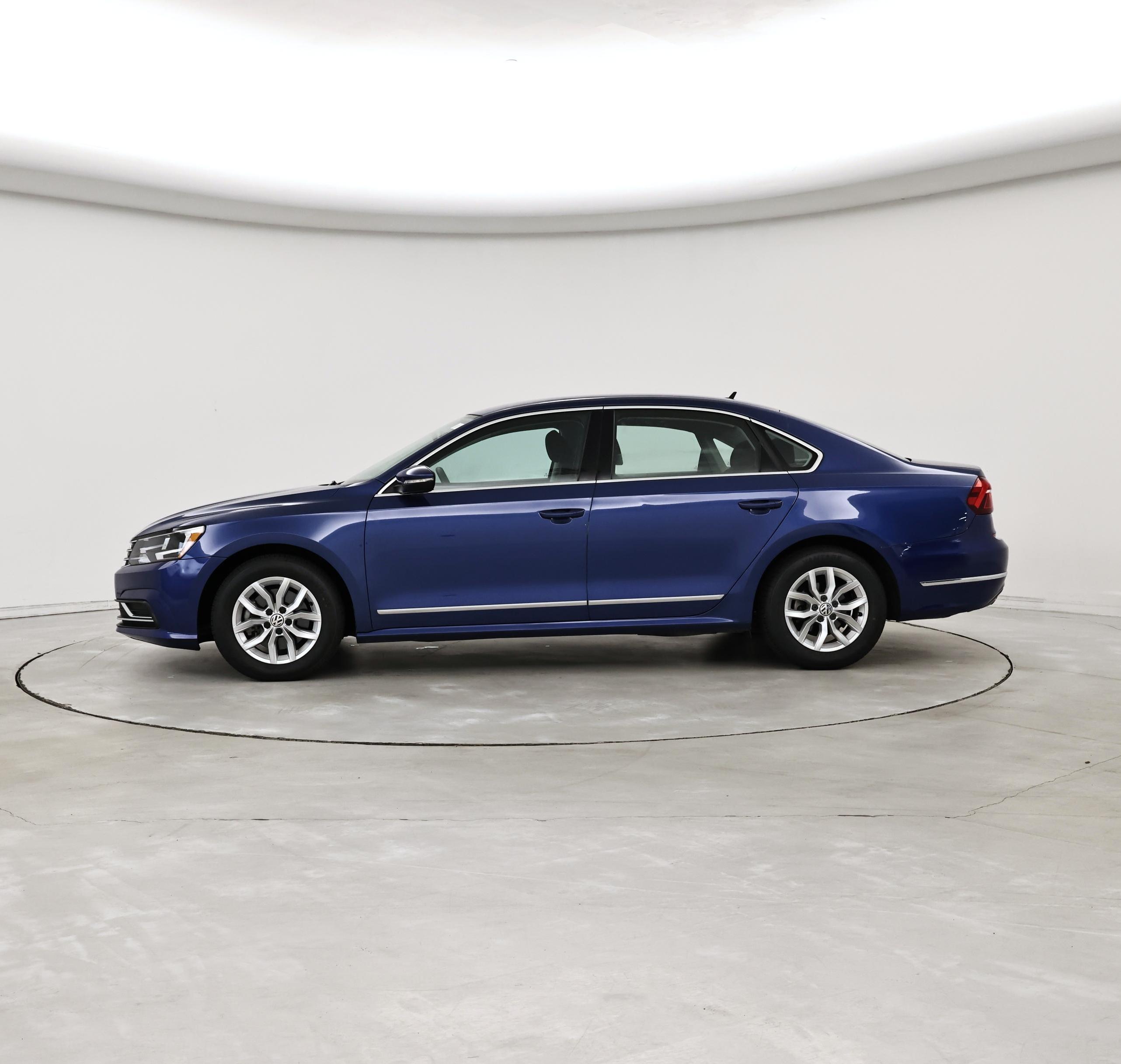 Thumbnail: 2017 Volkswagen Passat - 3