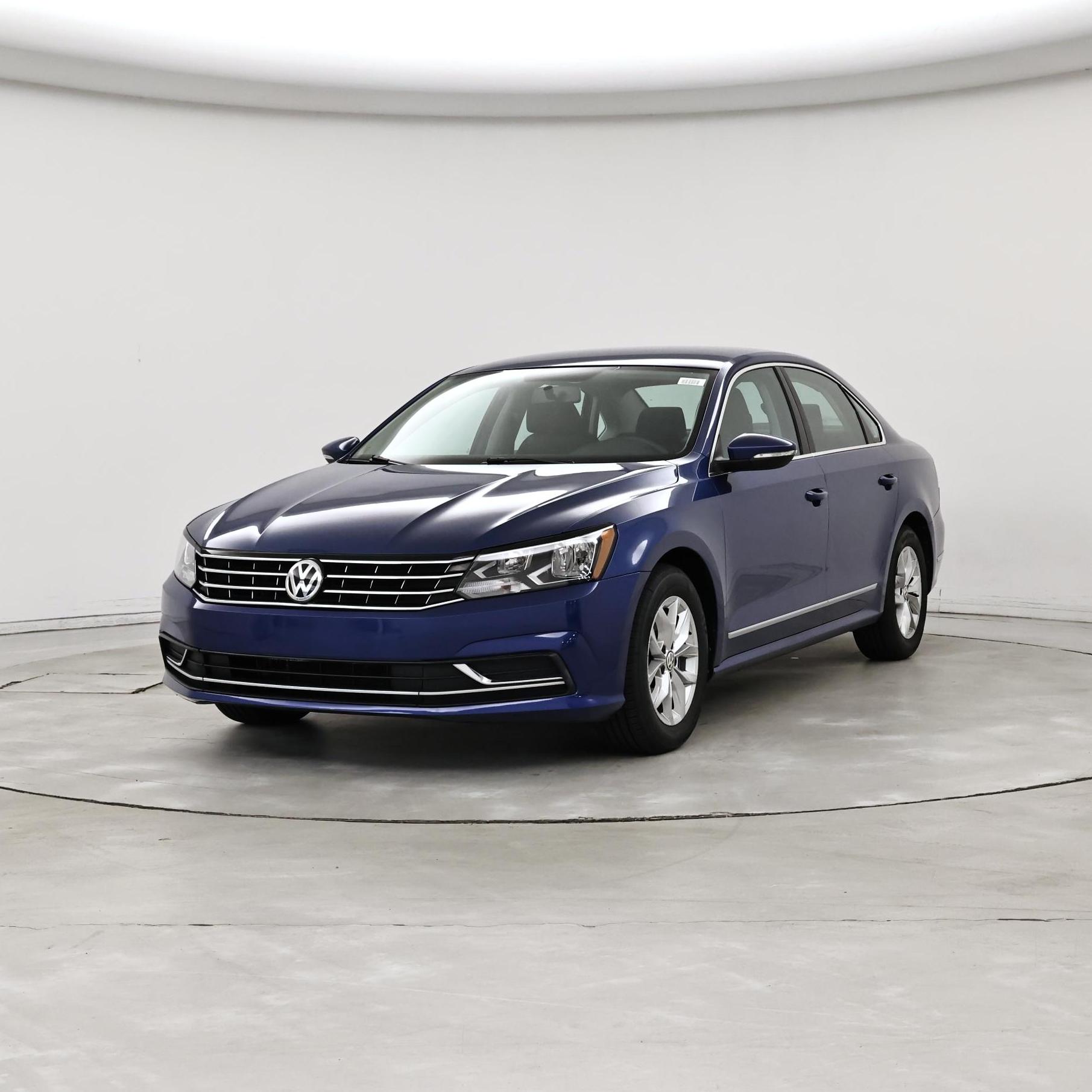 Thumbnail: 2017 Volkswagen Passat - 4