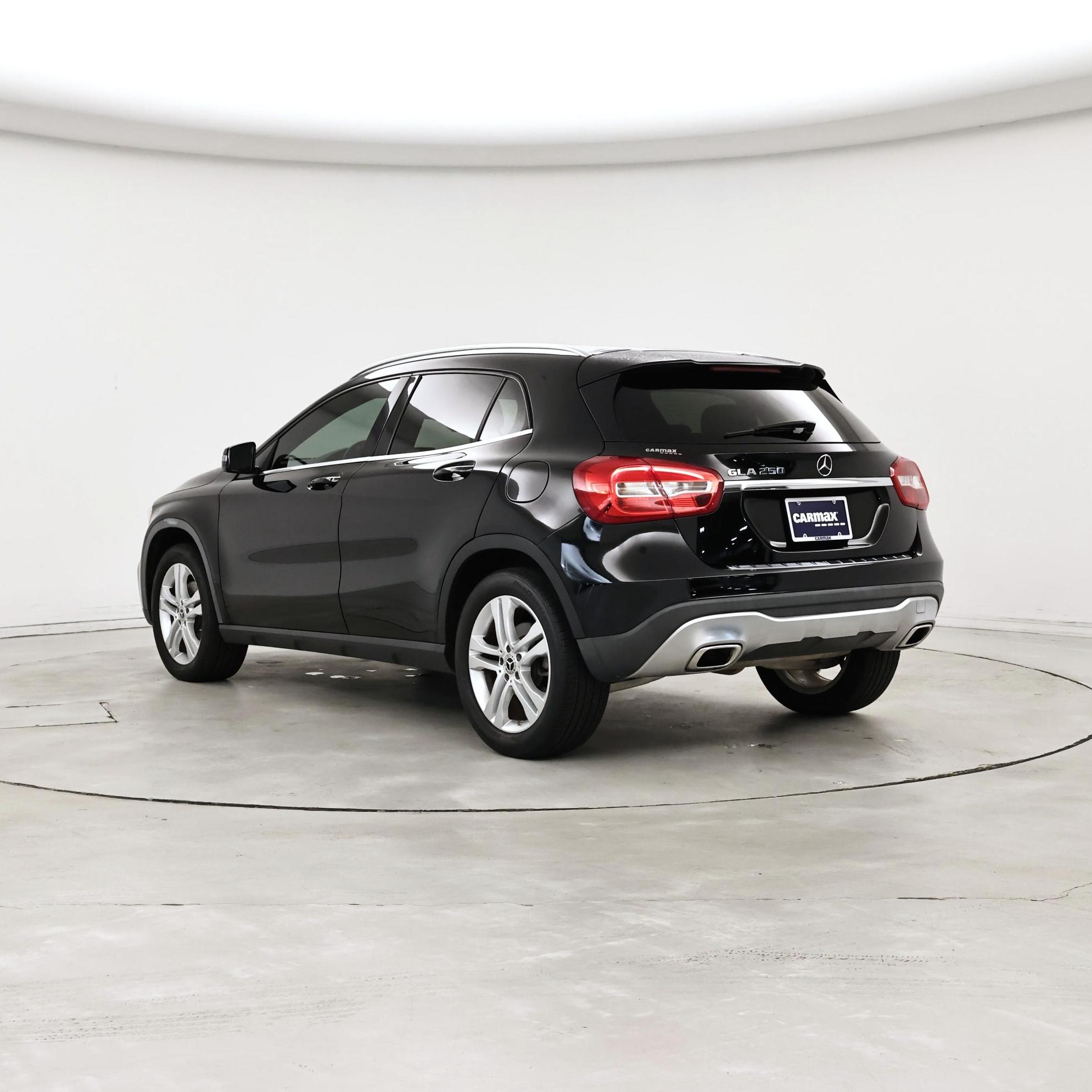 Thumbnail: 2018 Mercedes-Benz GLA - 2