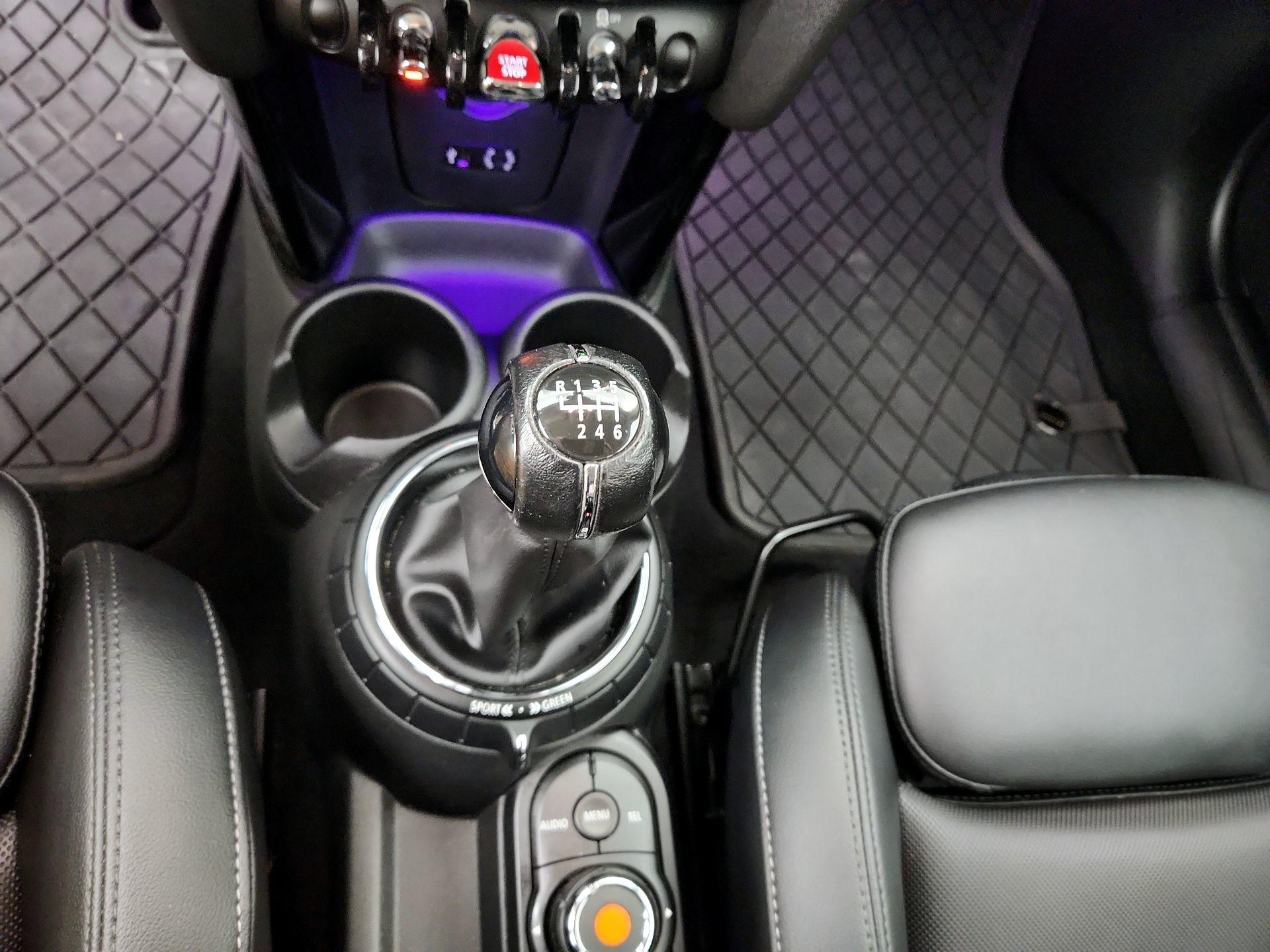 Thumbnail: 2016 MINI Cooper Hardtop - 16