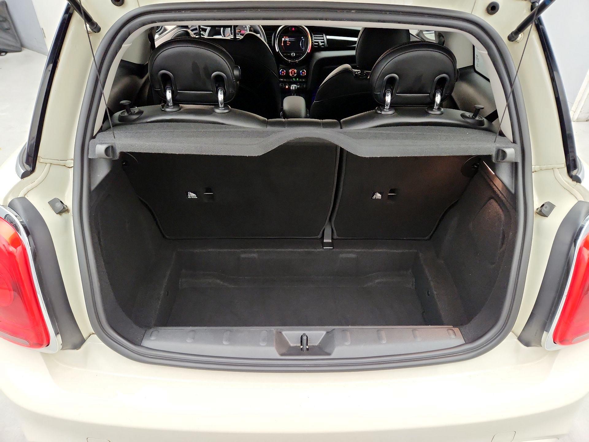 Thumbnail: 2016 MINI Cooper Hardtop - 19