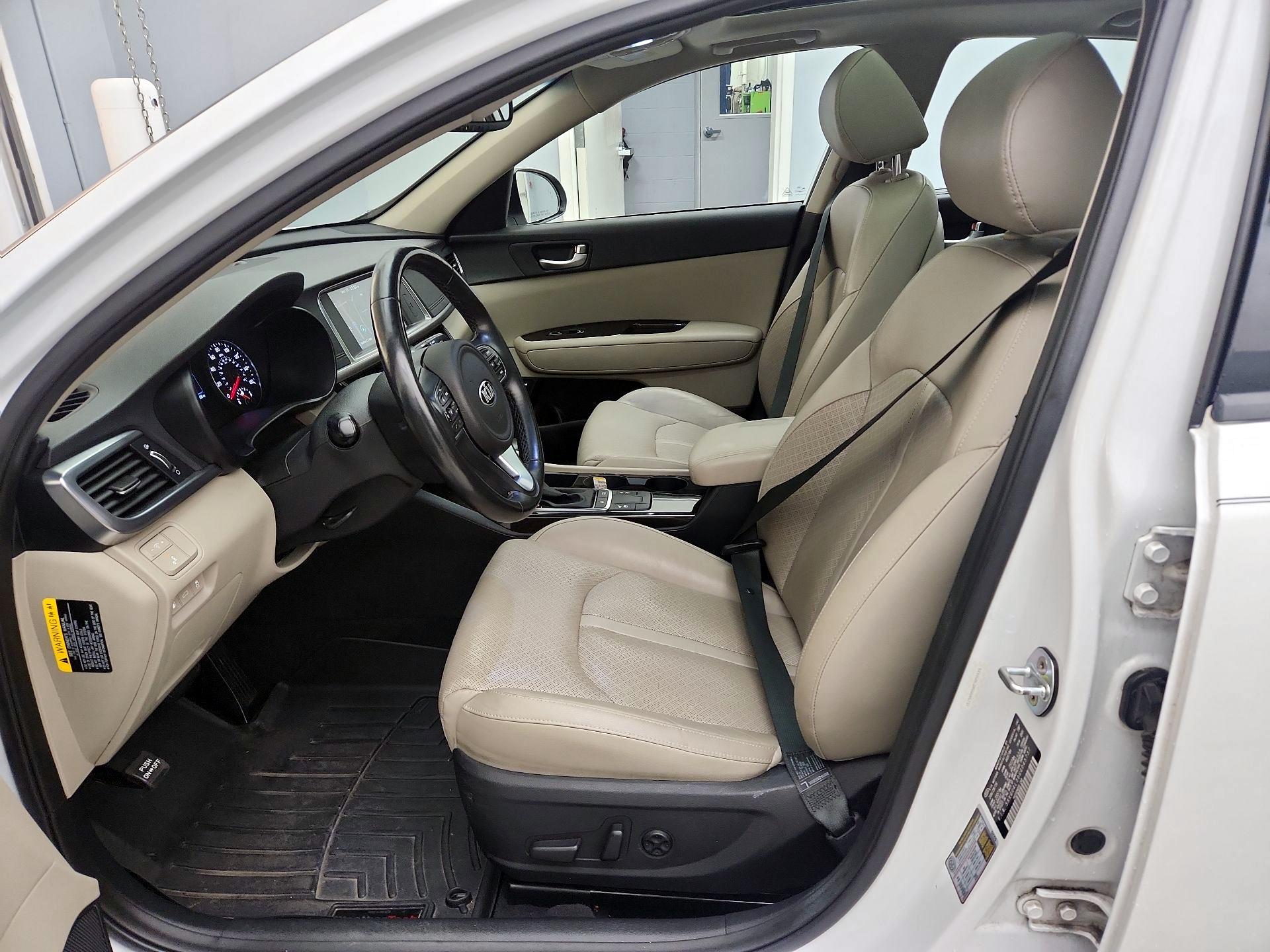 Thumbnail: 2016 Kia Optima - 11