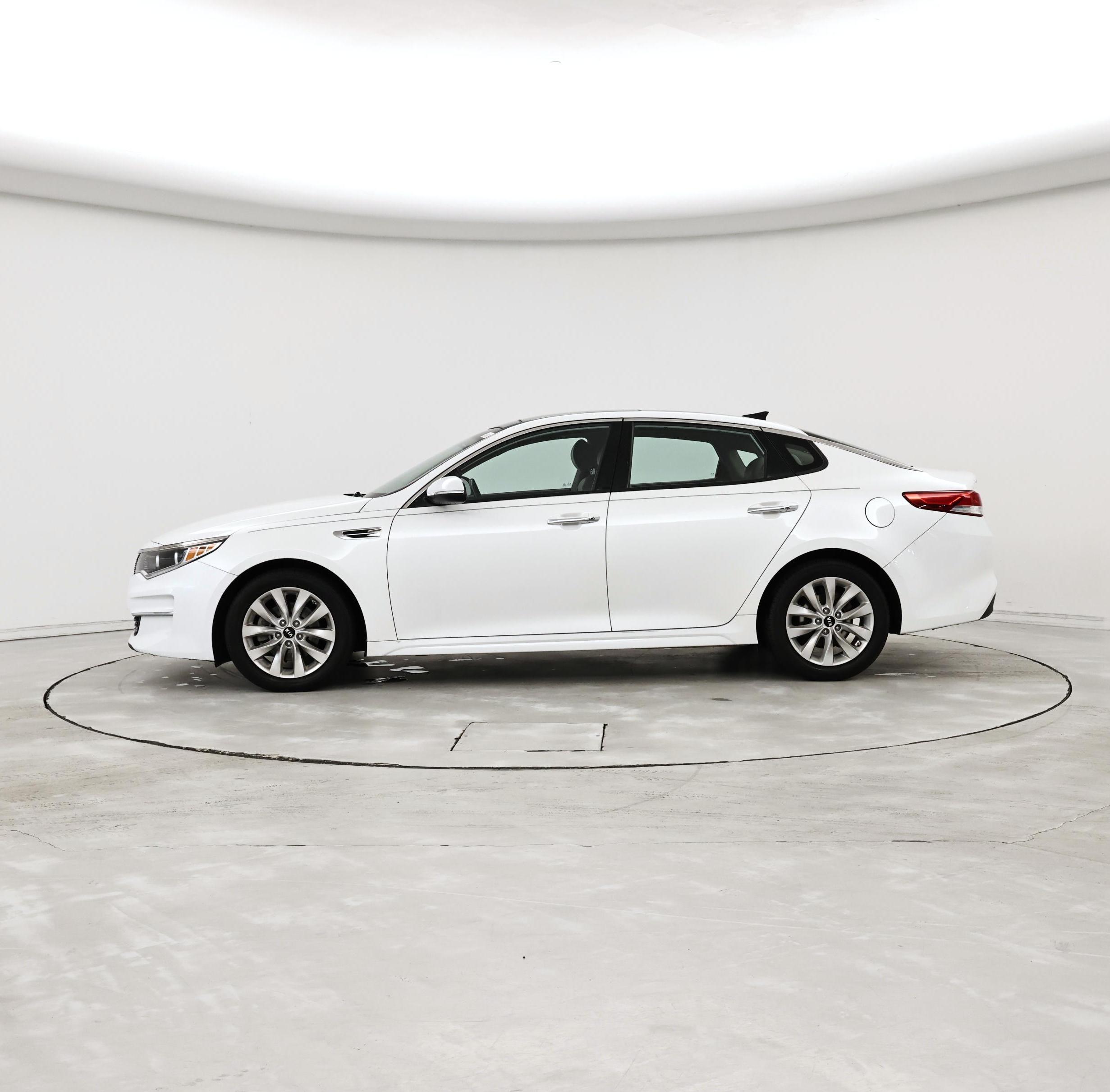 Thumbnail: 2016 Kia Optima - 3