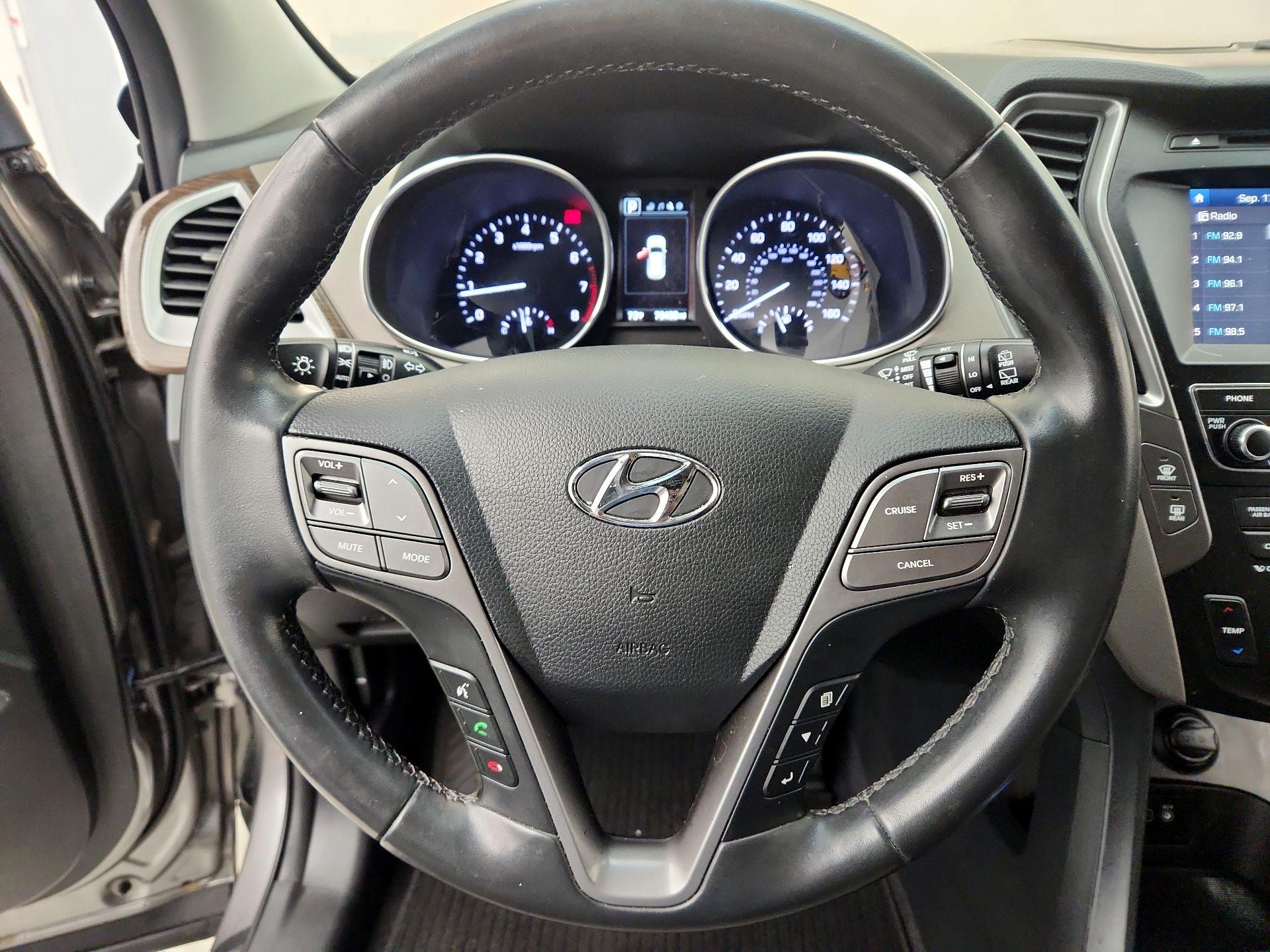 Thumbnail: 2017 Hyundai Santa Fe - 10