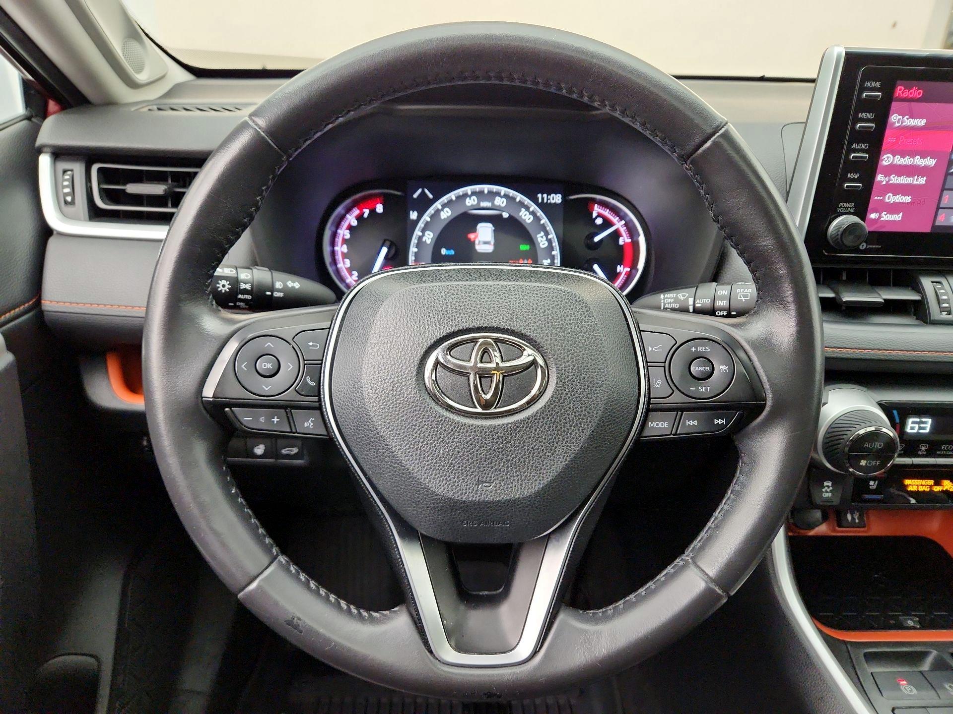 Thumbnail: 2019 Toyota RAV4 - 10