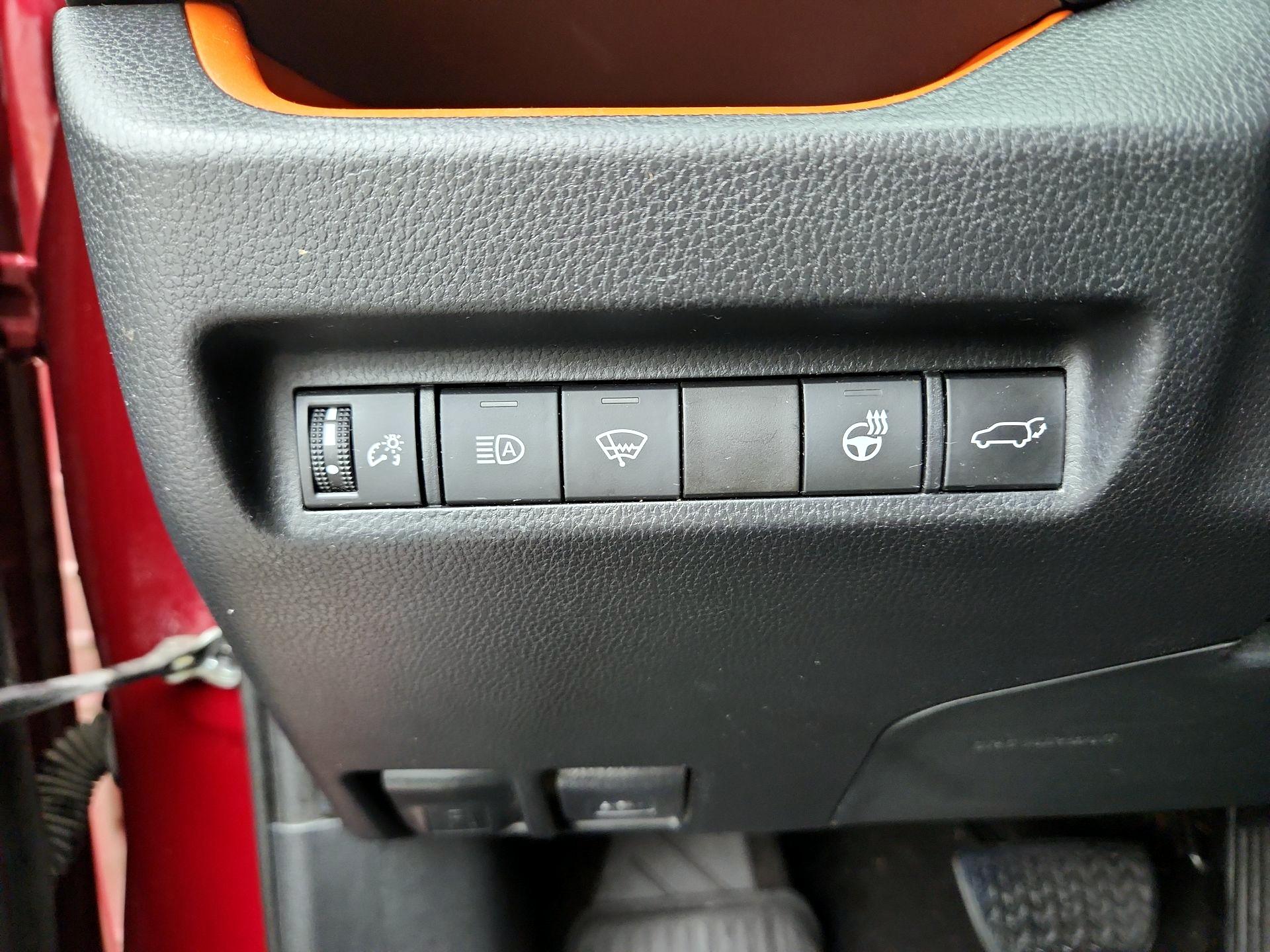 Thumbnail: 2019 Toyota RAV4 - 13