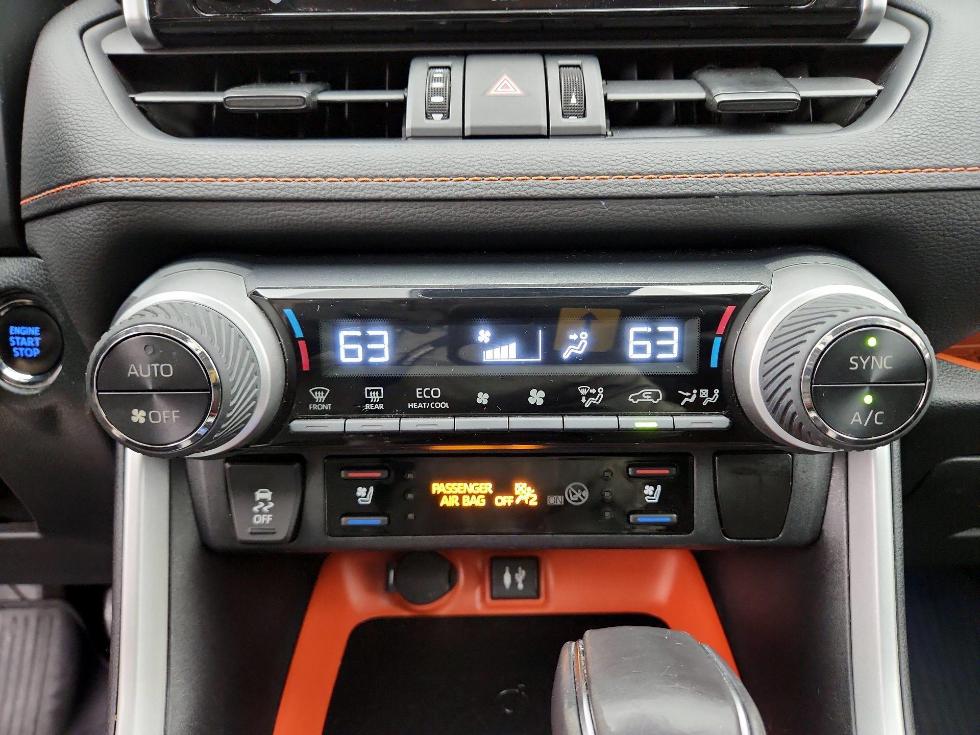 Thumbnail: 2019 Toyota RAV4 - 16