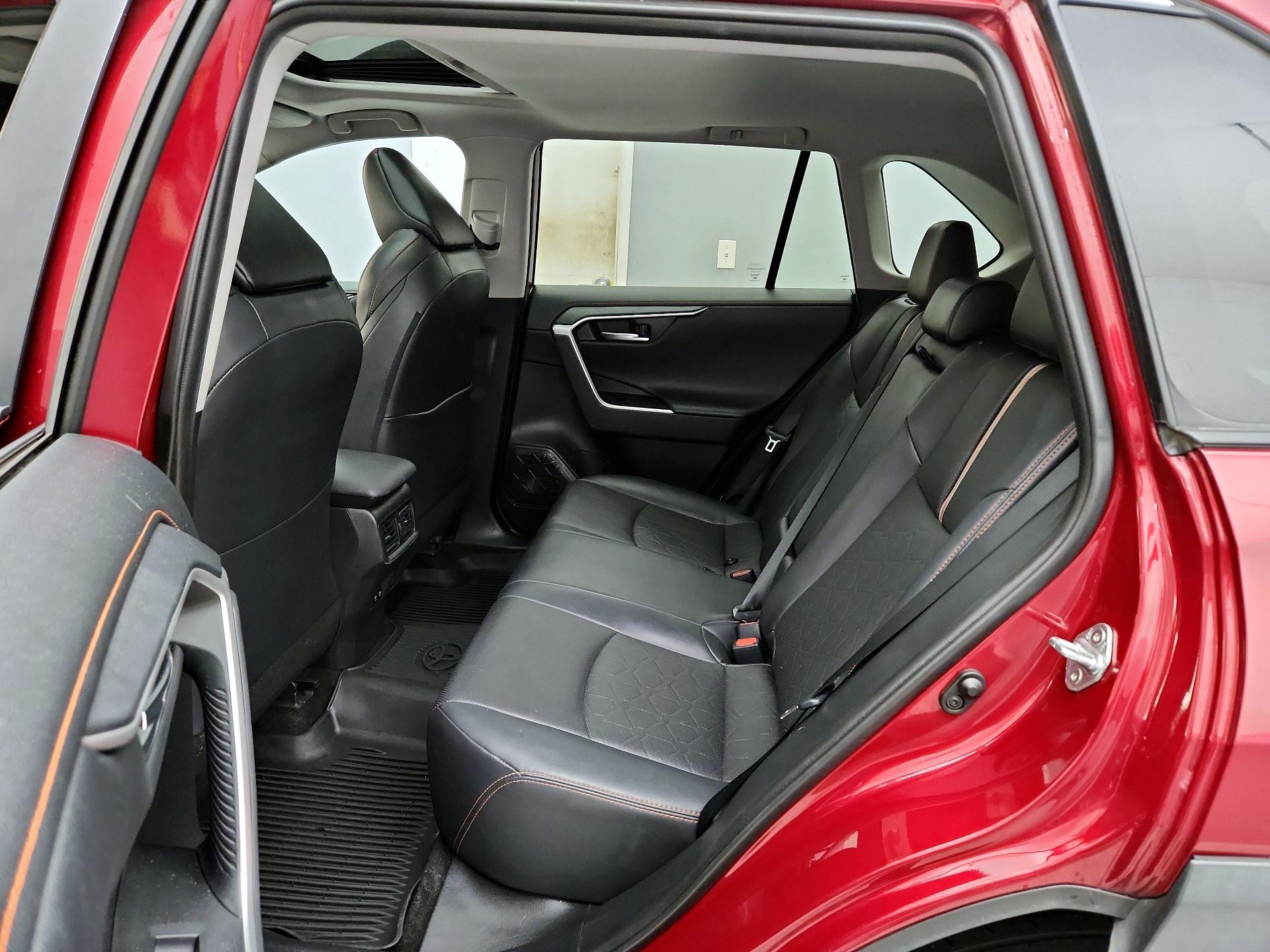 Thumbnail: 2019 Toyota RAV4 - 20