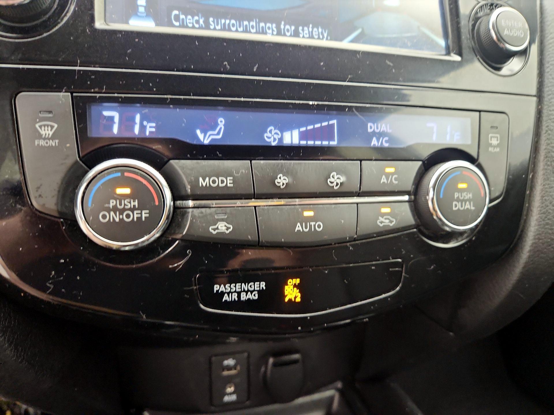Thumbnail: 2014 Nissan Rogue - 17