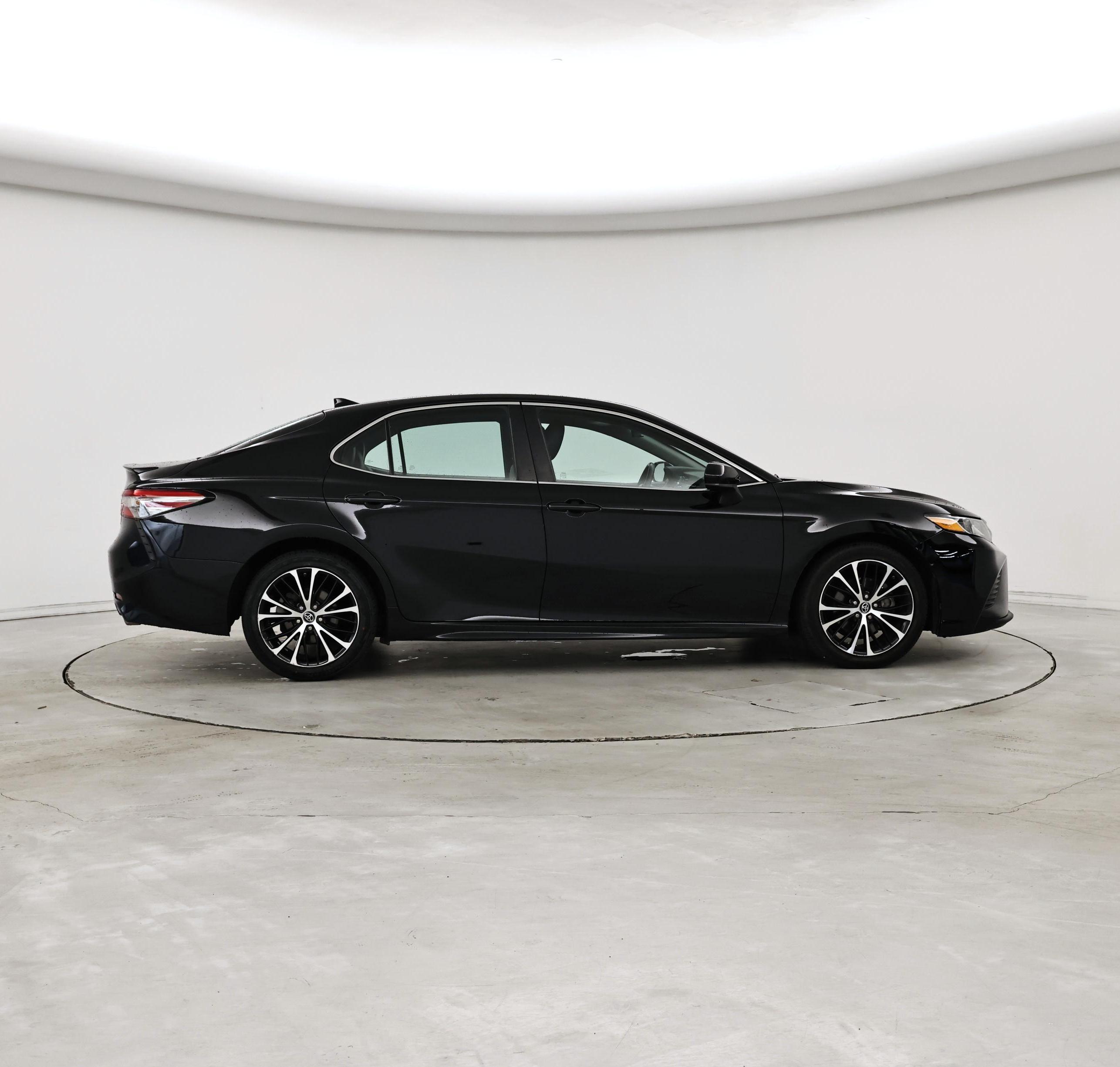 Thumbnail: 2019 Toyota Camry - 7