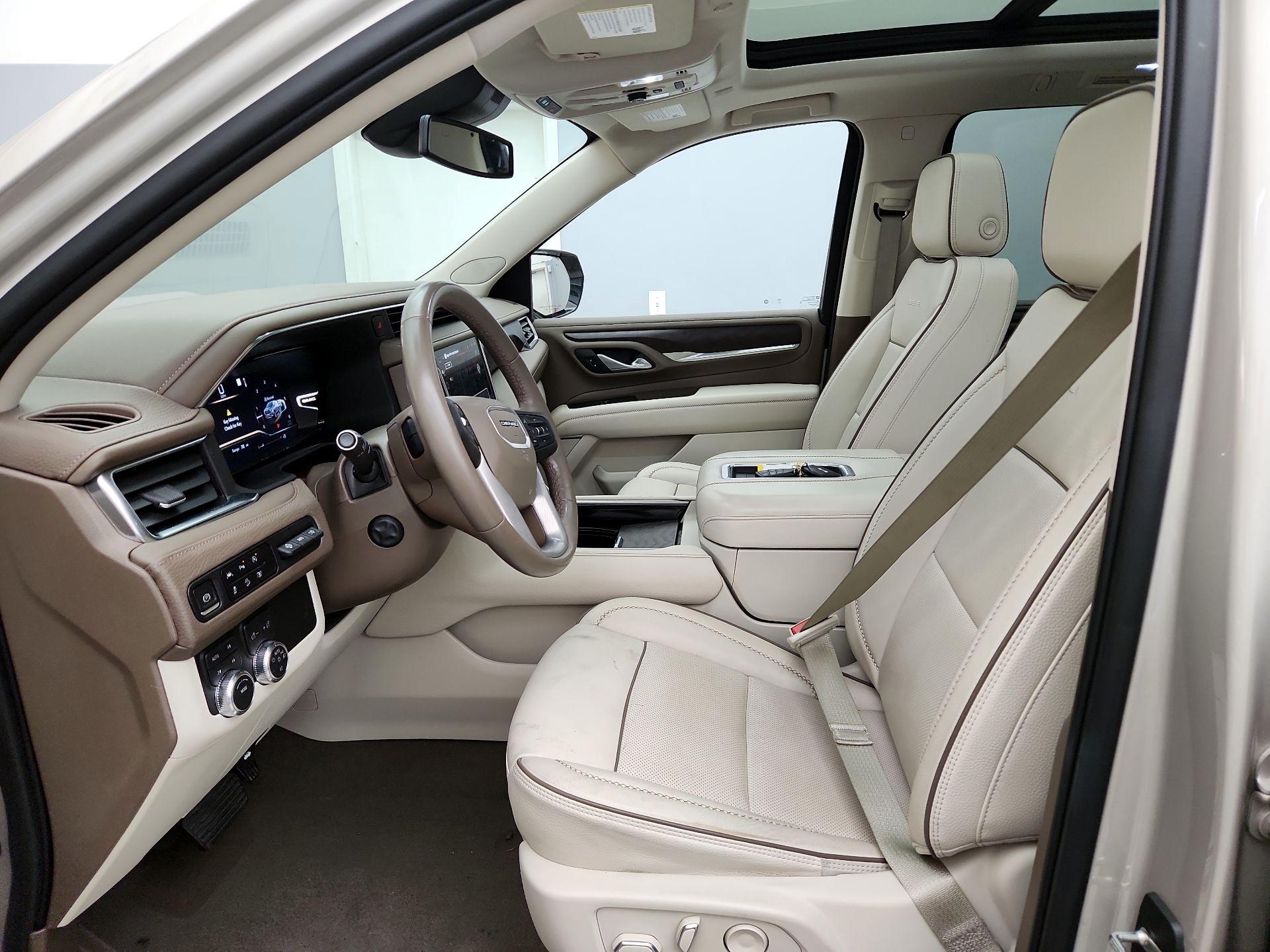 Thumbnail: 2023 GMC Yukon XL - 11