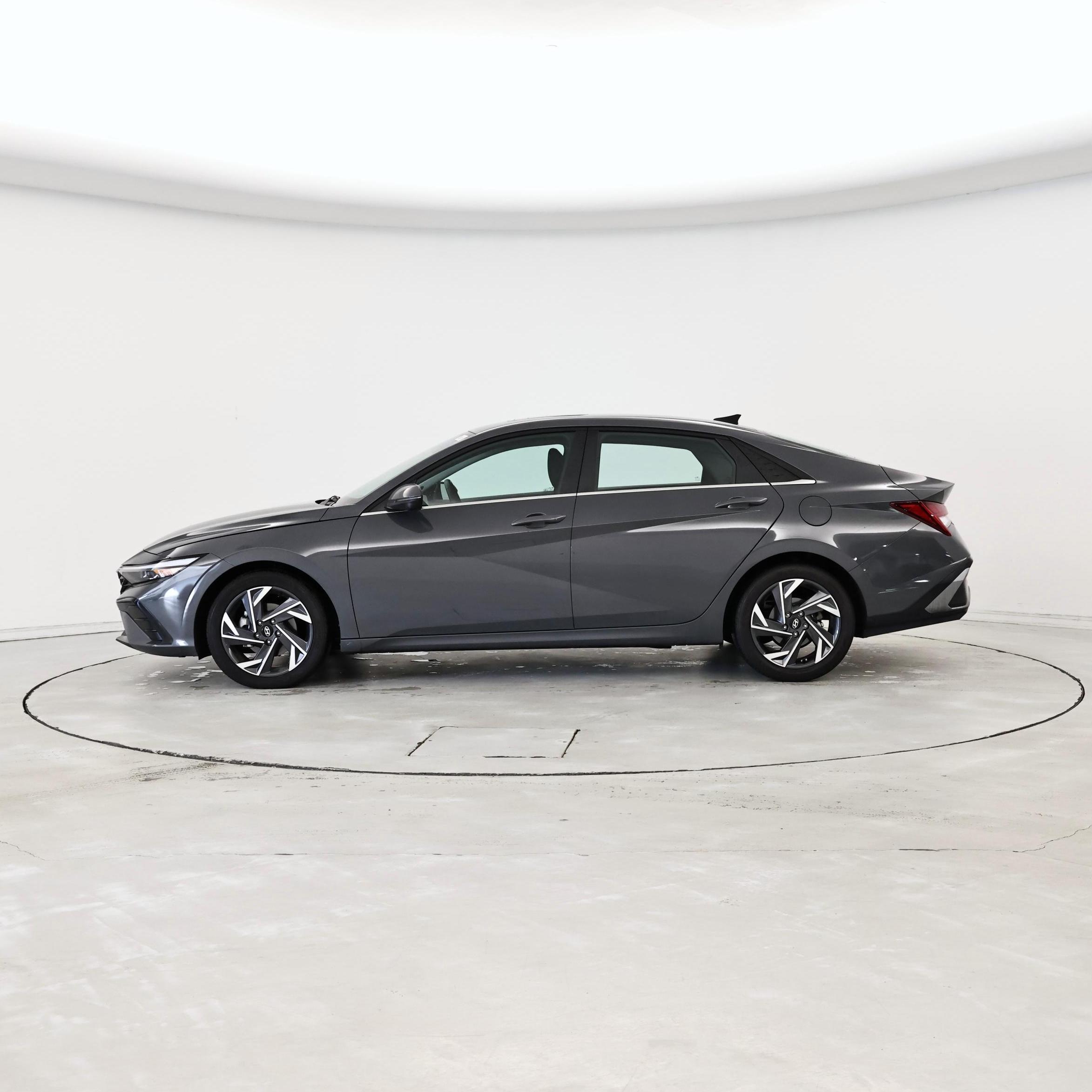 Thumbnail: 2024 Hyundai Elantra - 3