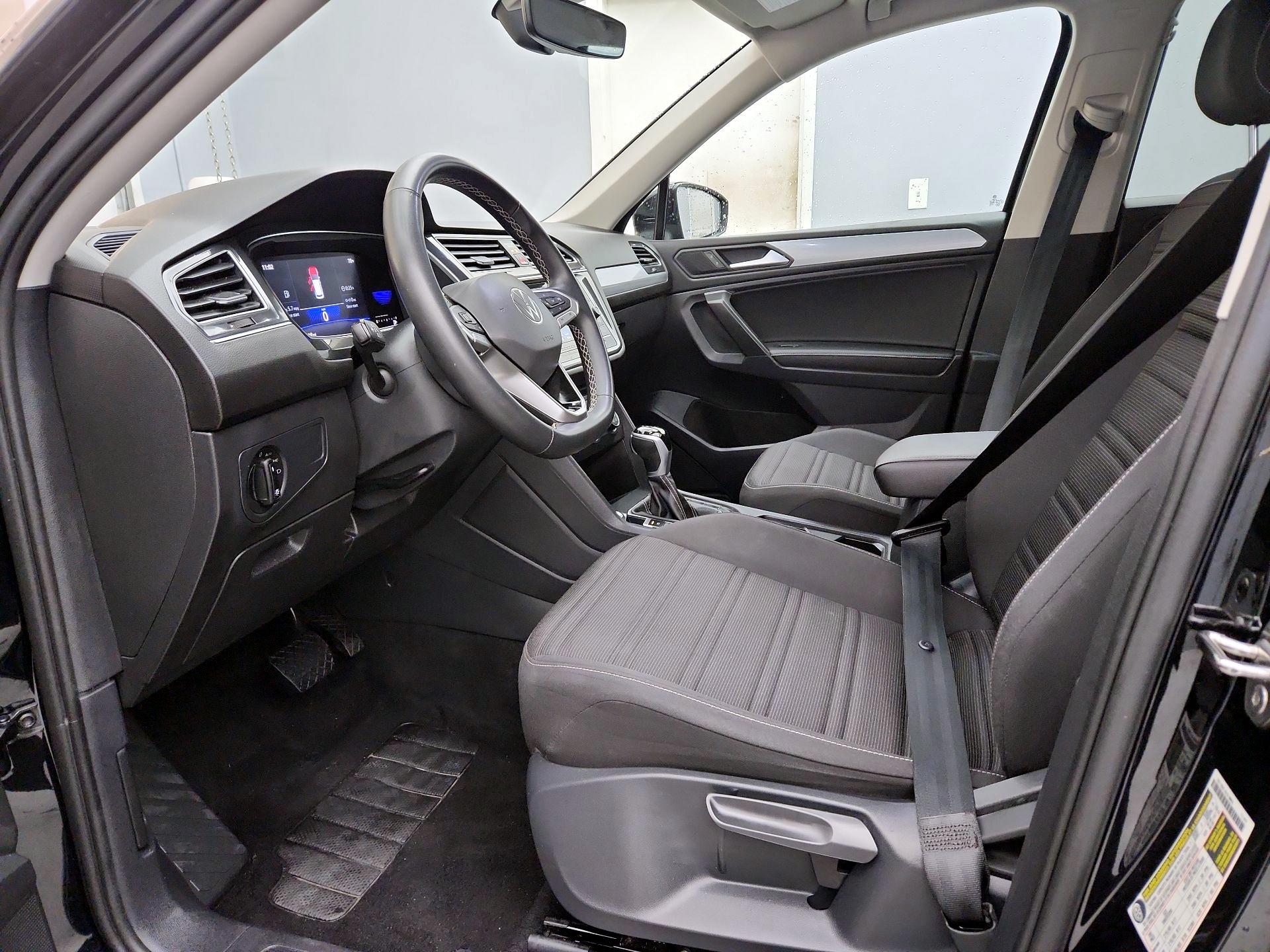 Thumbnail: 2022 Volkswagen Tiguan - 11