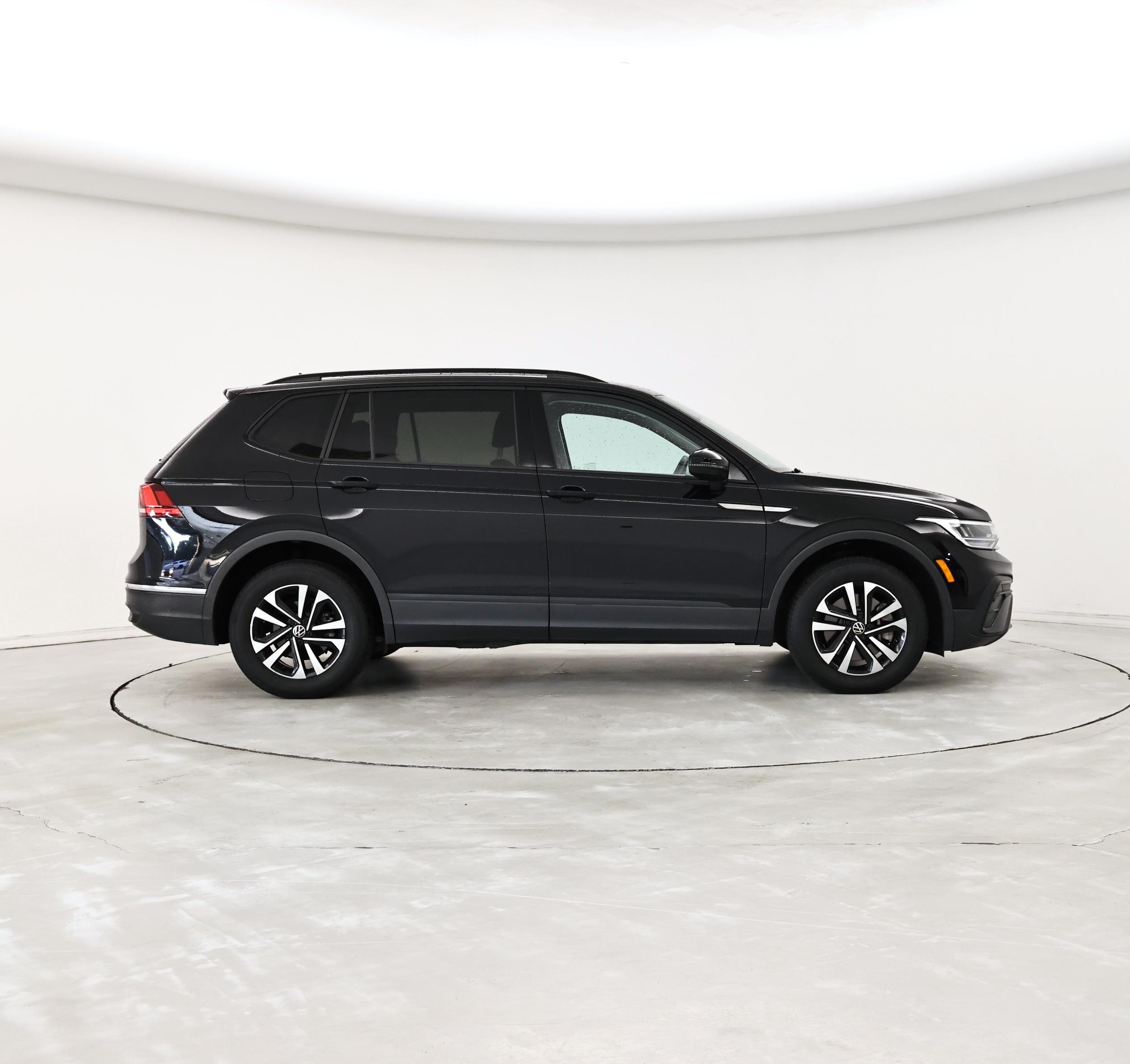 Thumbnail: 2022 Volkswagen Tiguan - 7