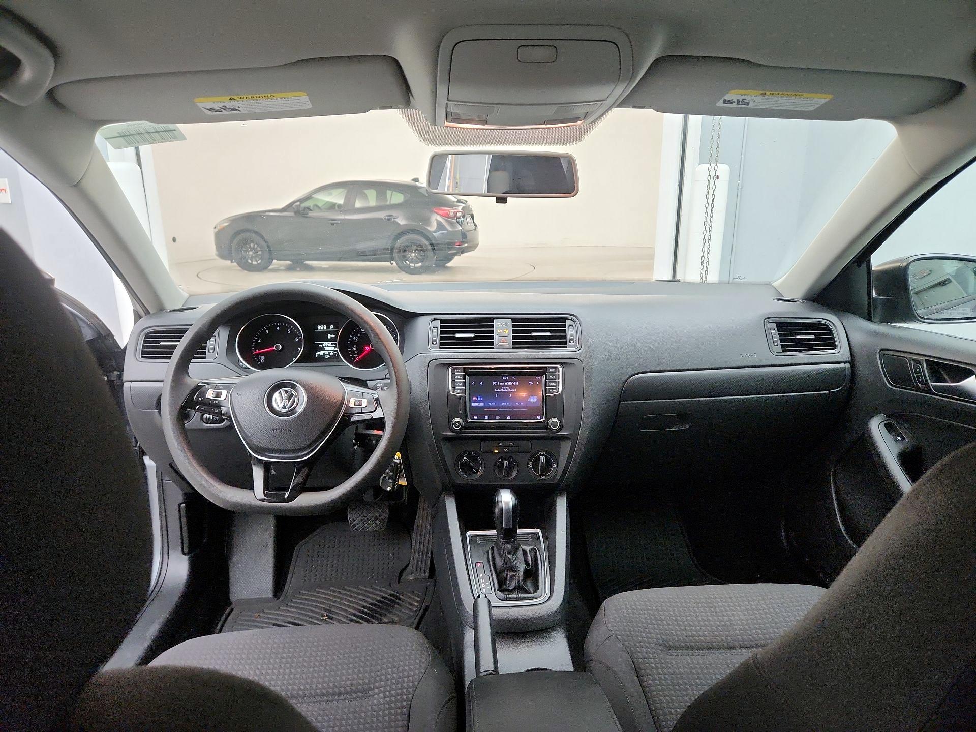 Thumbnail: 2016 Volkswagen Jetta - 9