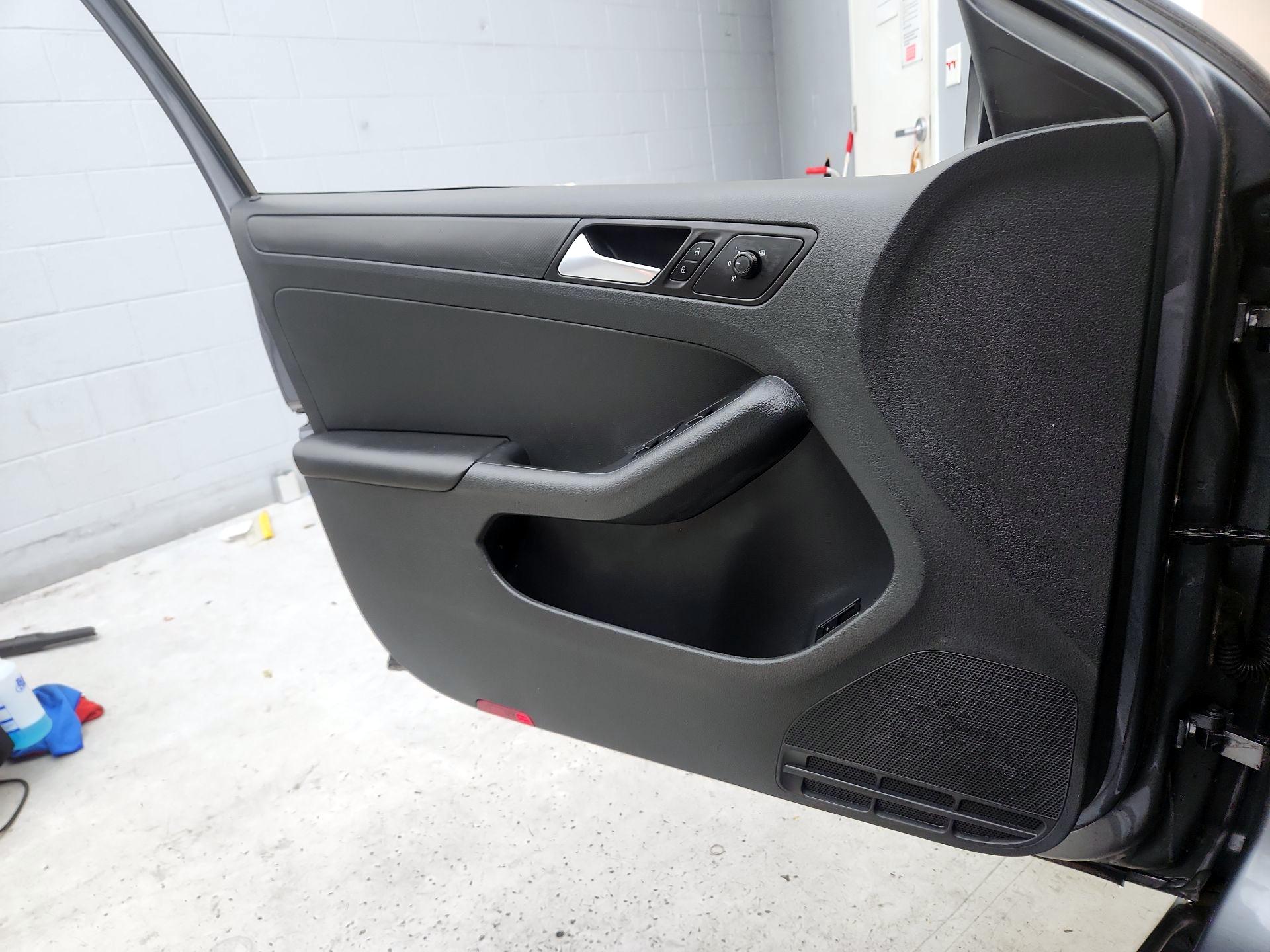 Thumbnail: 2016 Volkswagen Jetta - 12