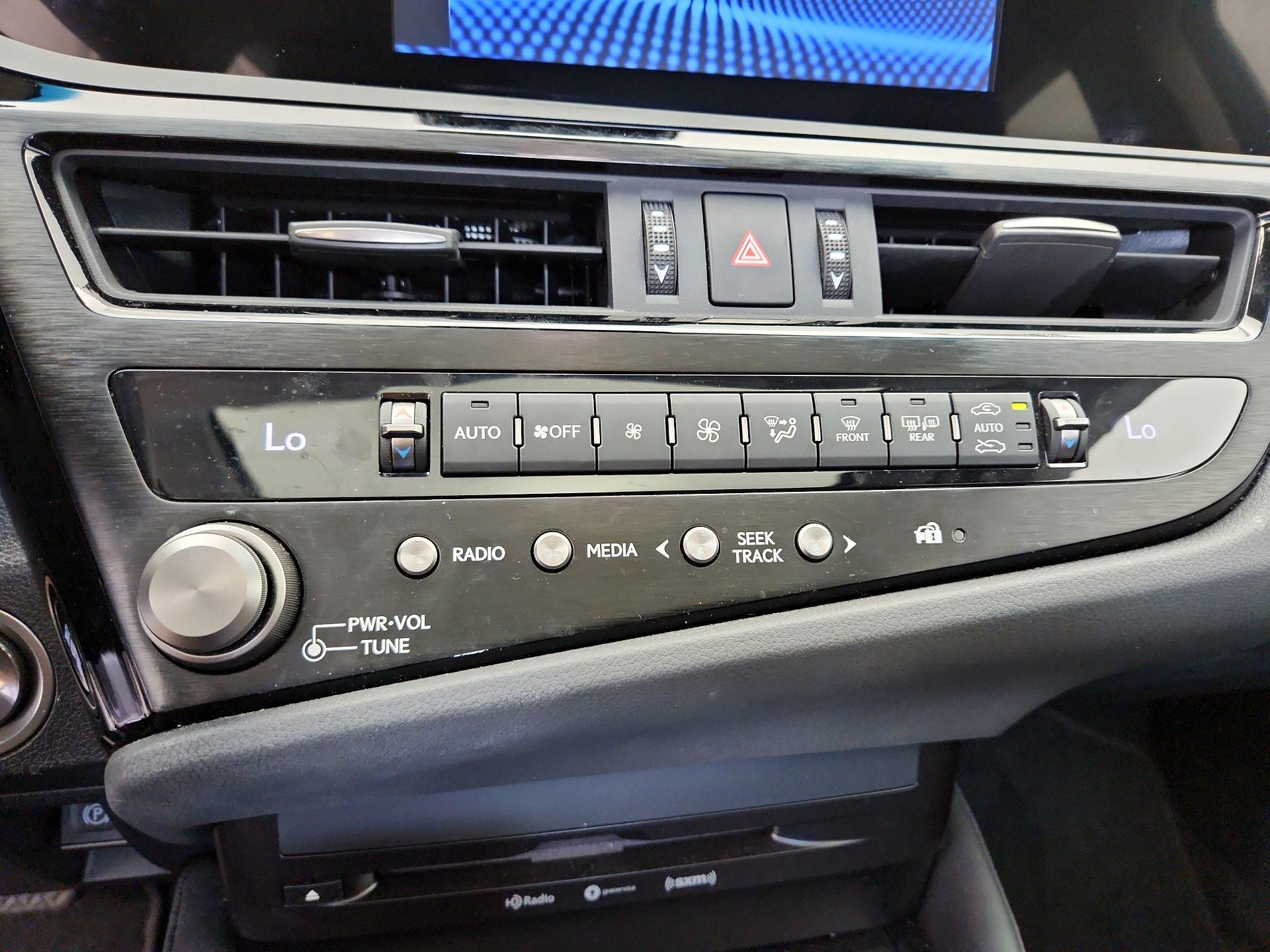 Thumbnail: 2022 Lexus ES - 16