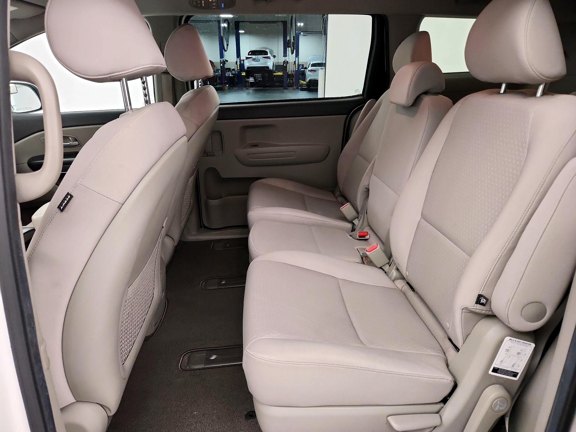 Thumbnail: 2018 Kia Sedona - 19