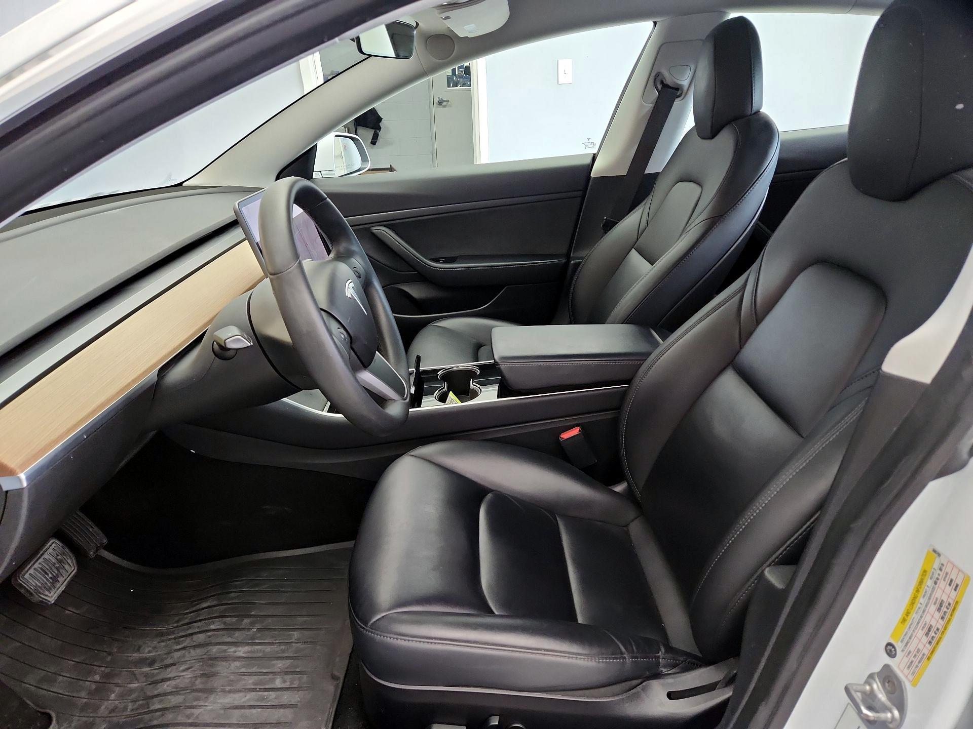 Thumbnail: 2020 Tesla Model 3 - 11
