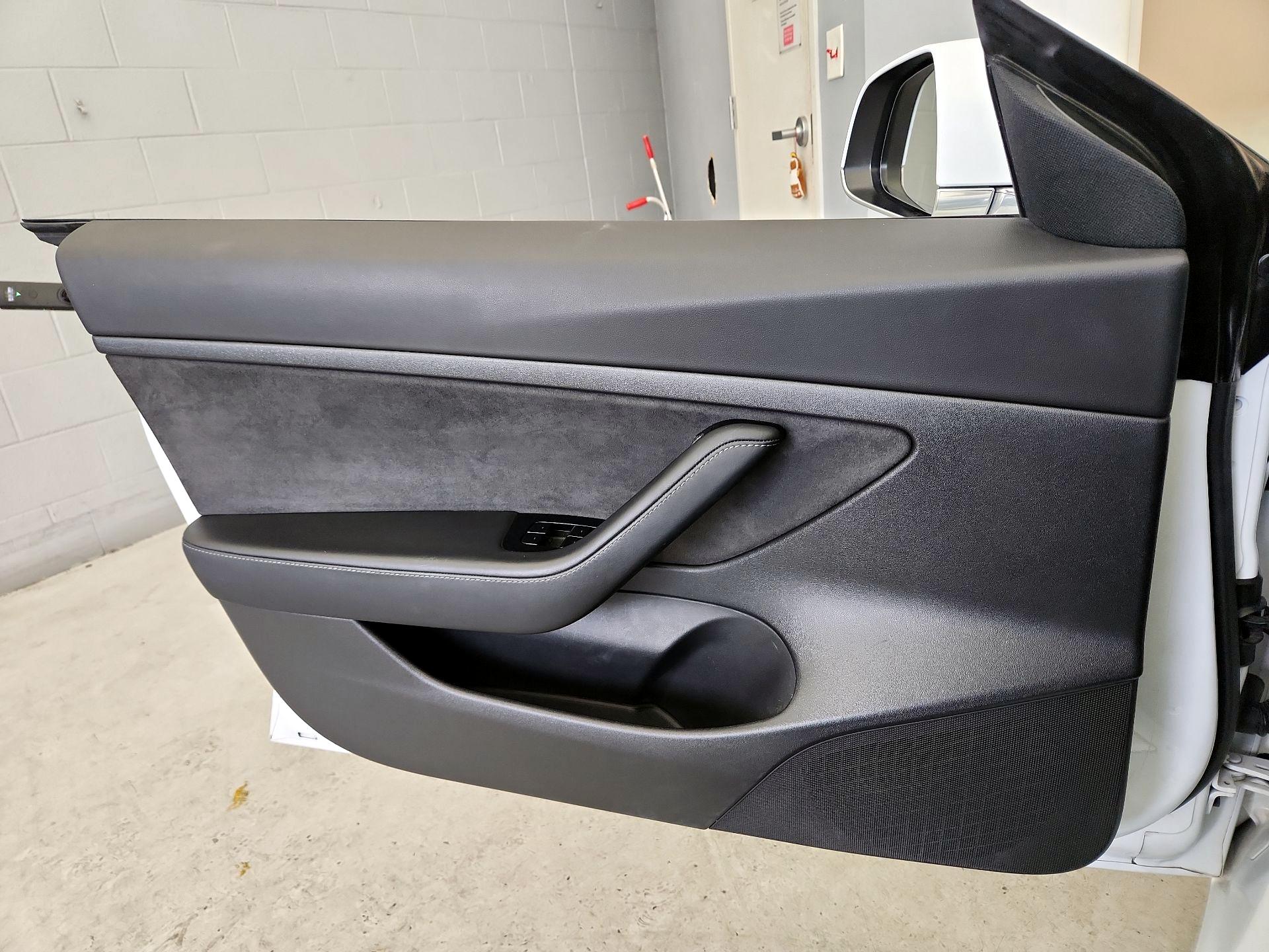 Thumbnail: 2020 Tesla Model 3 - 12