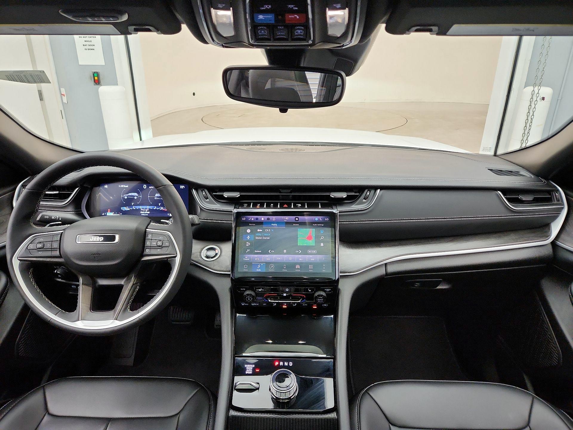 Thumbnail: 2024 Jeep Grand Cherokee - 9