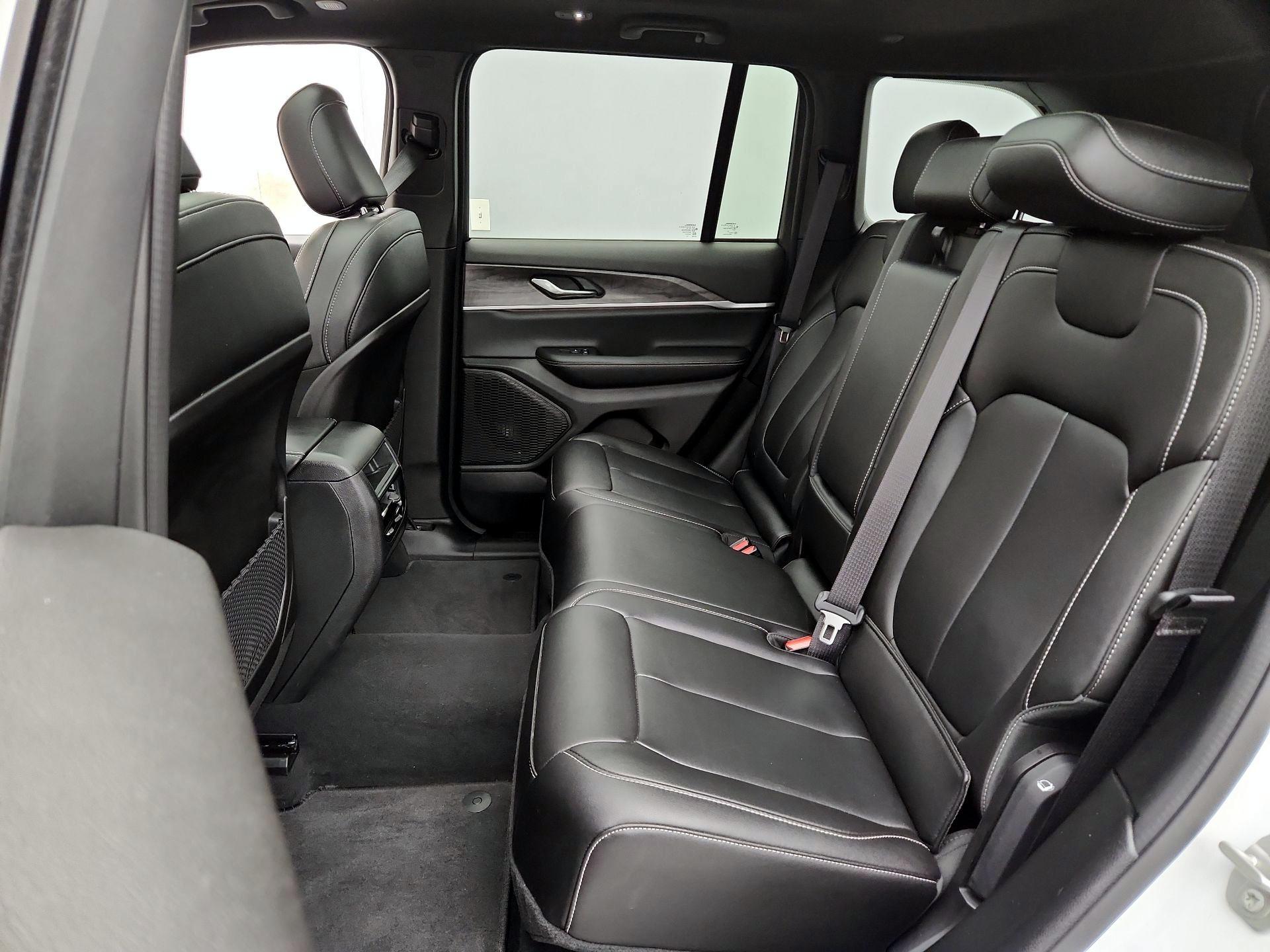 Thumbnail: 2024 Jeep Grand Cherokee - 20