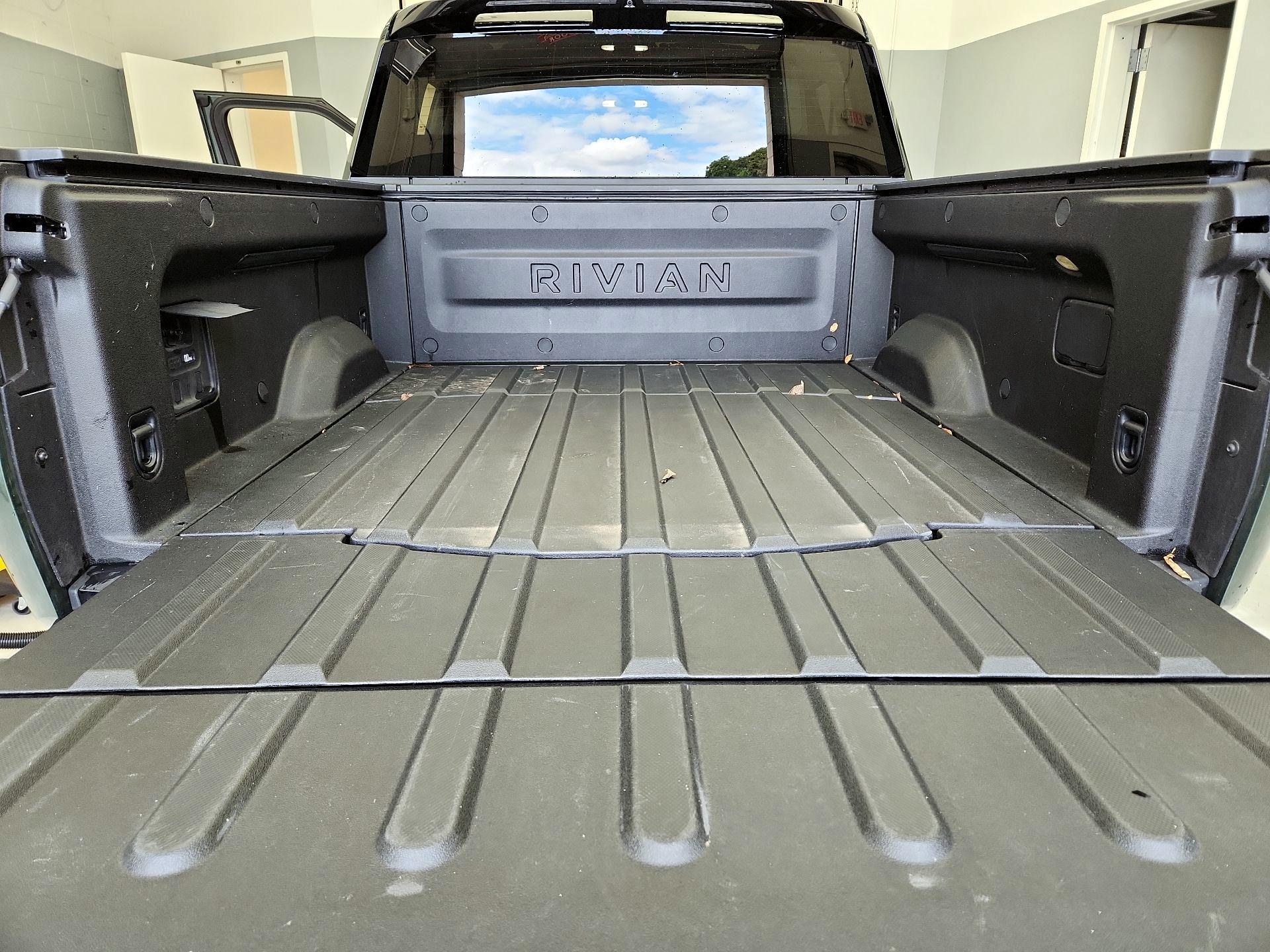 Thumbnail: 2023 Rivian R1T - 19