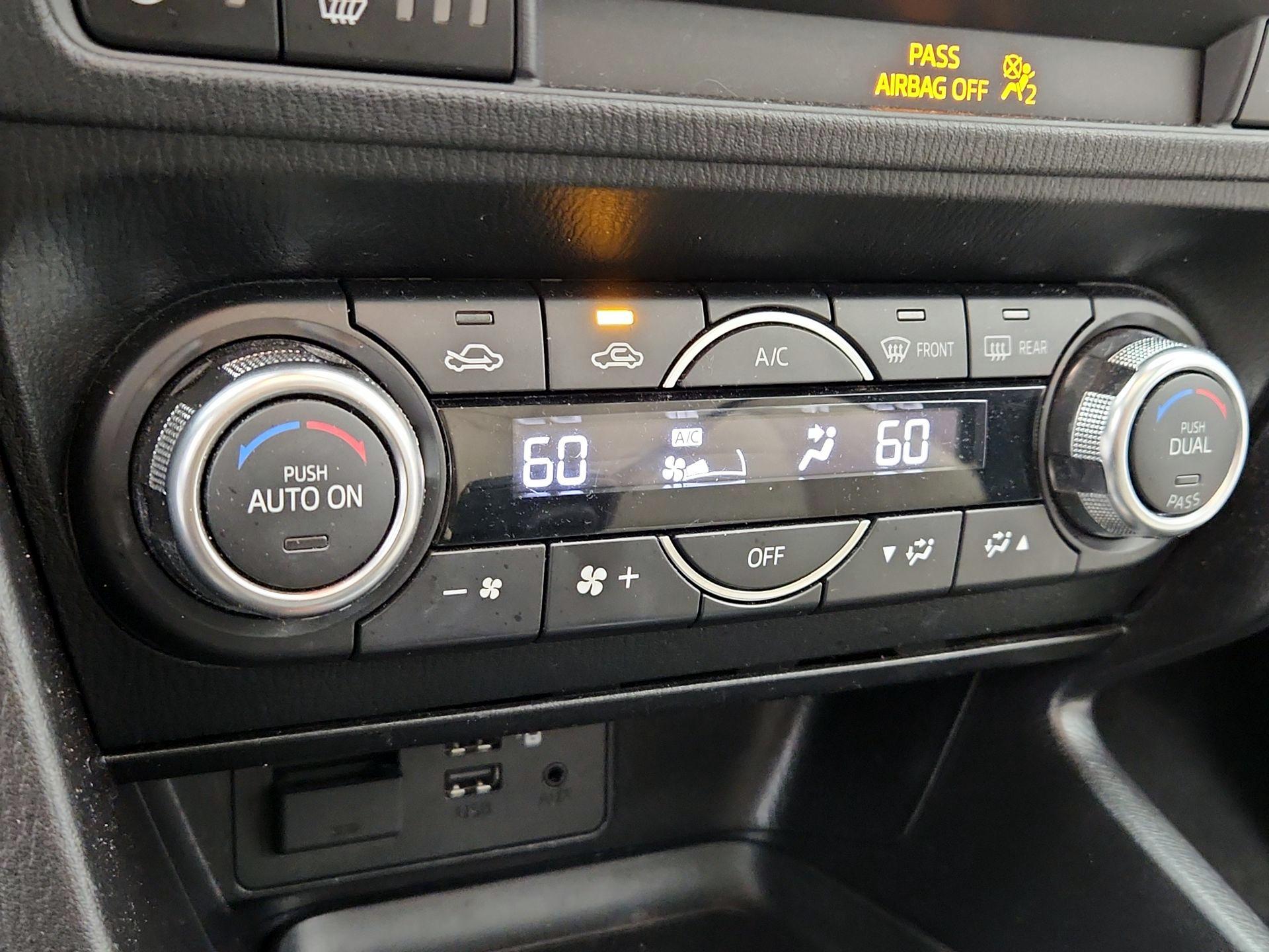 Thumbnail: 2018 Mazda Mazda3 - 16