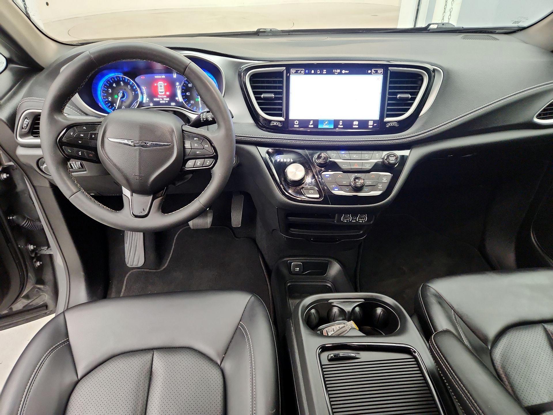 Thumbnail: 2023 Chrysler Pacifica - 9