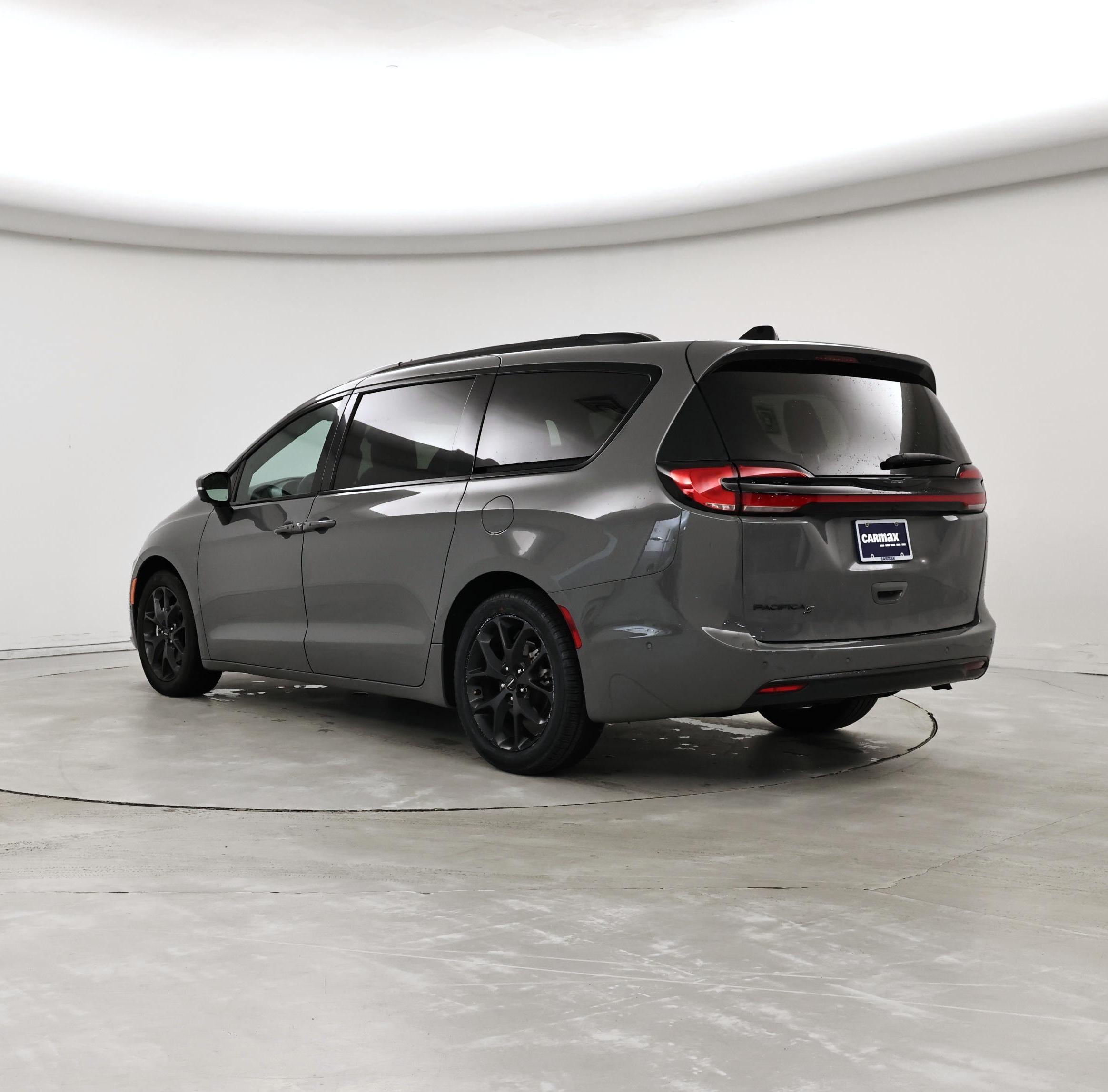 Thumbnail: 2023 Chrysler Pacifica - 2