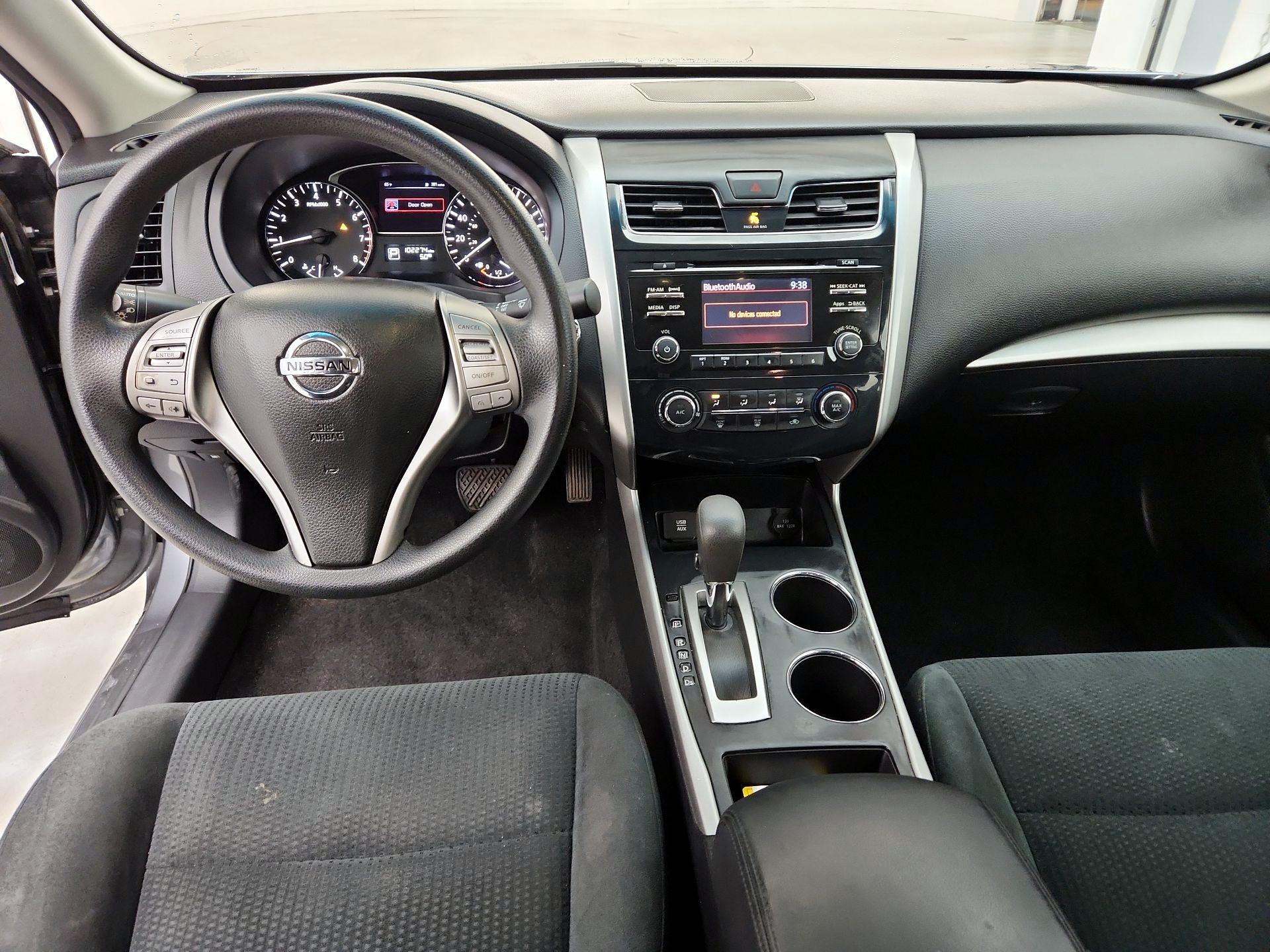 Thumbnail: 2015 Nissan Altima - 9