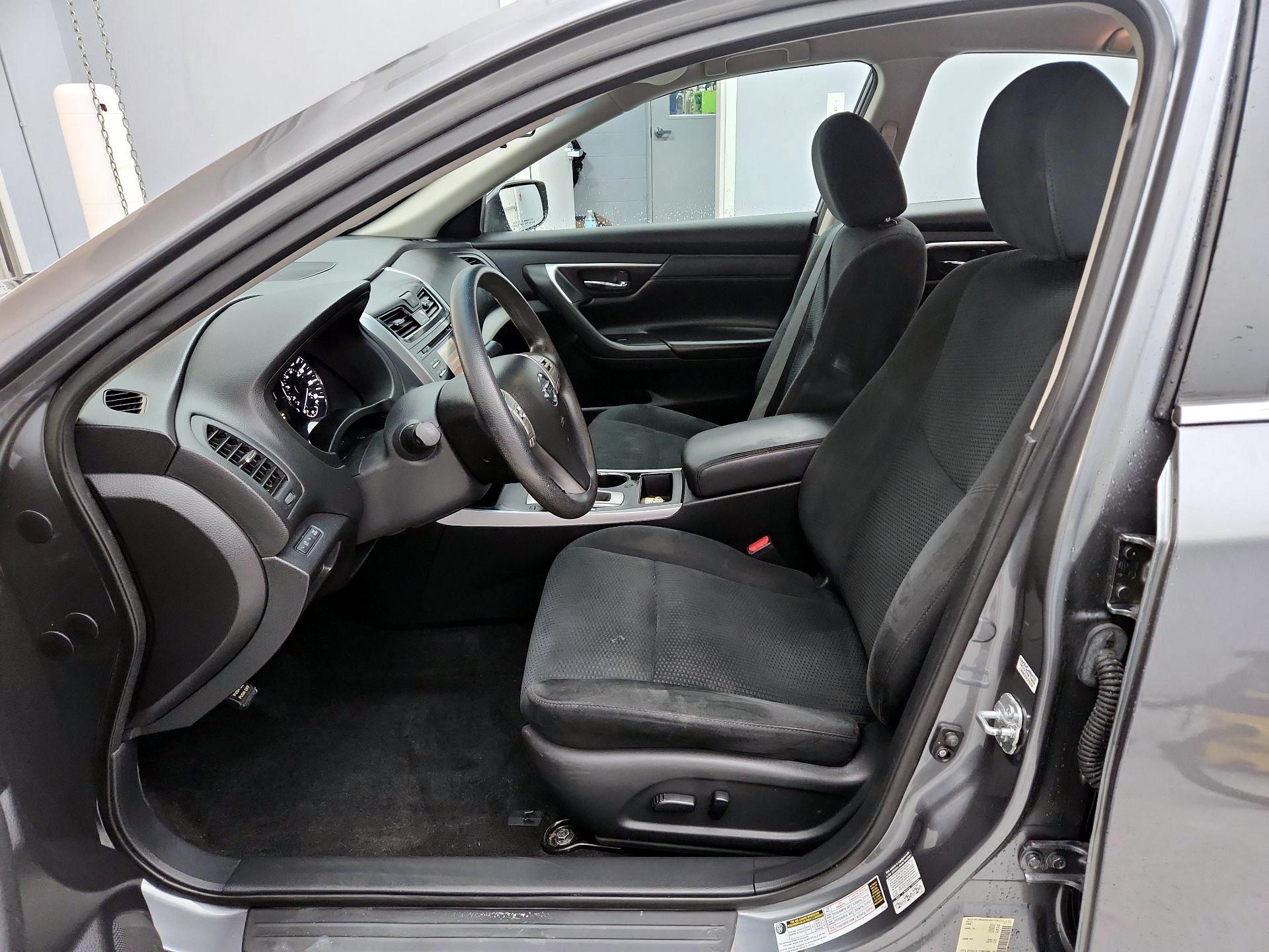 Thumbnail: 2015 Nissan Altima - 11