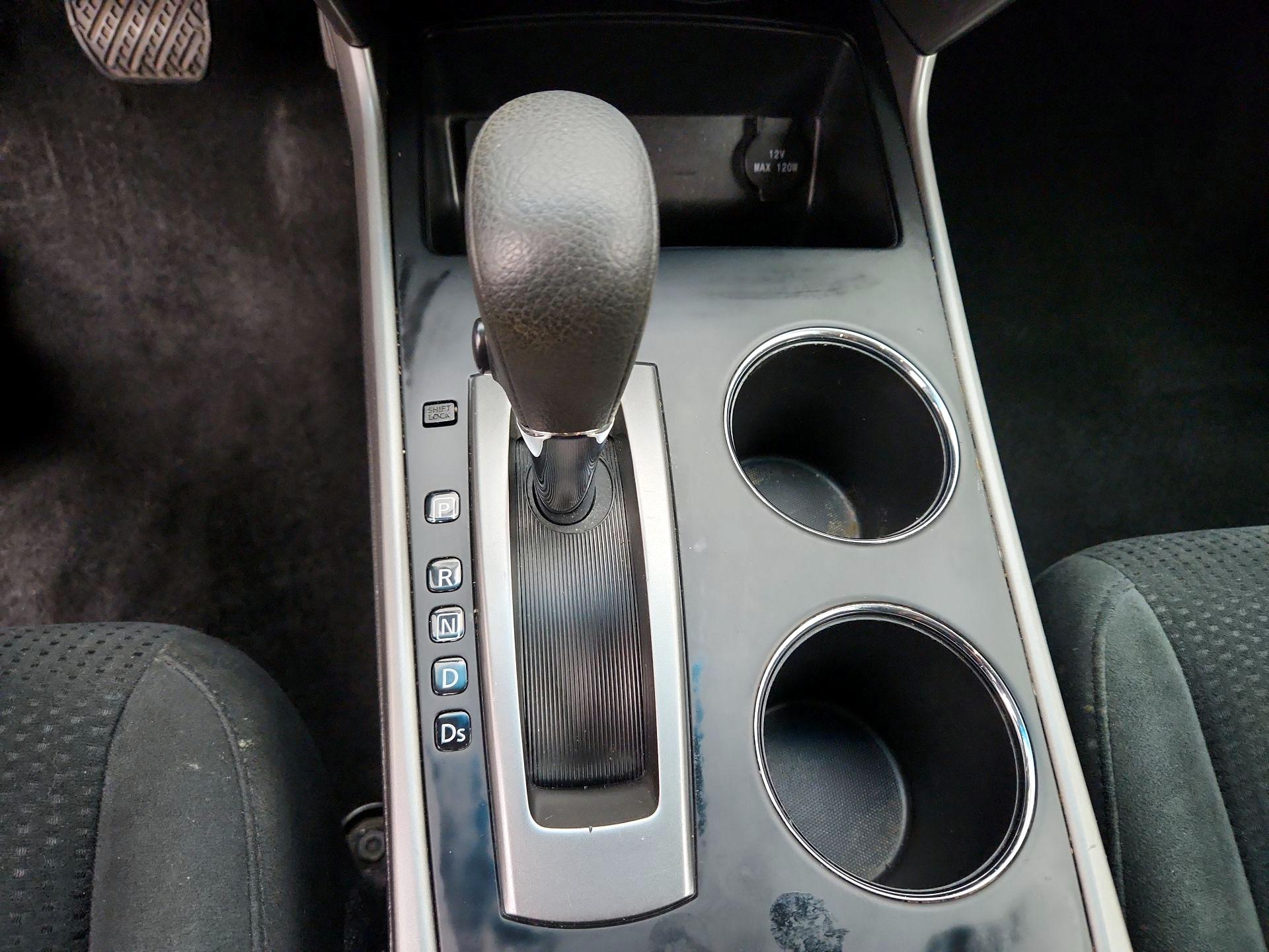 Thumbnail: 2015 Nissan Altima - 17