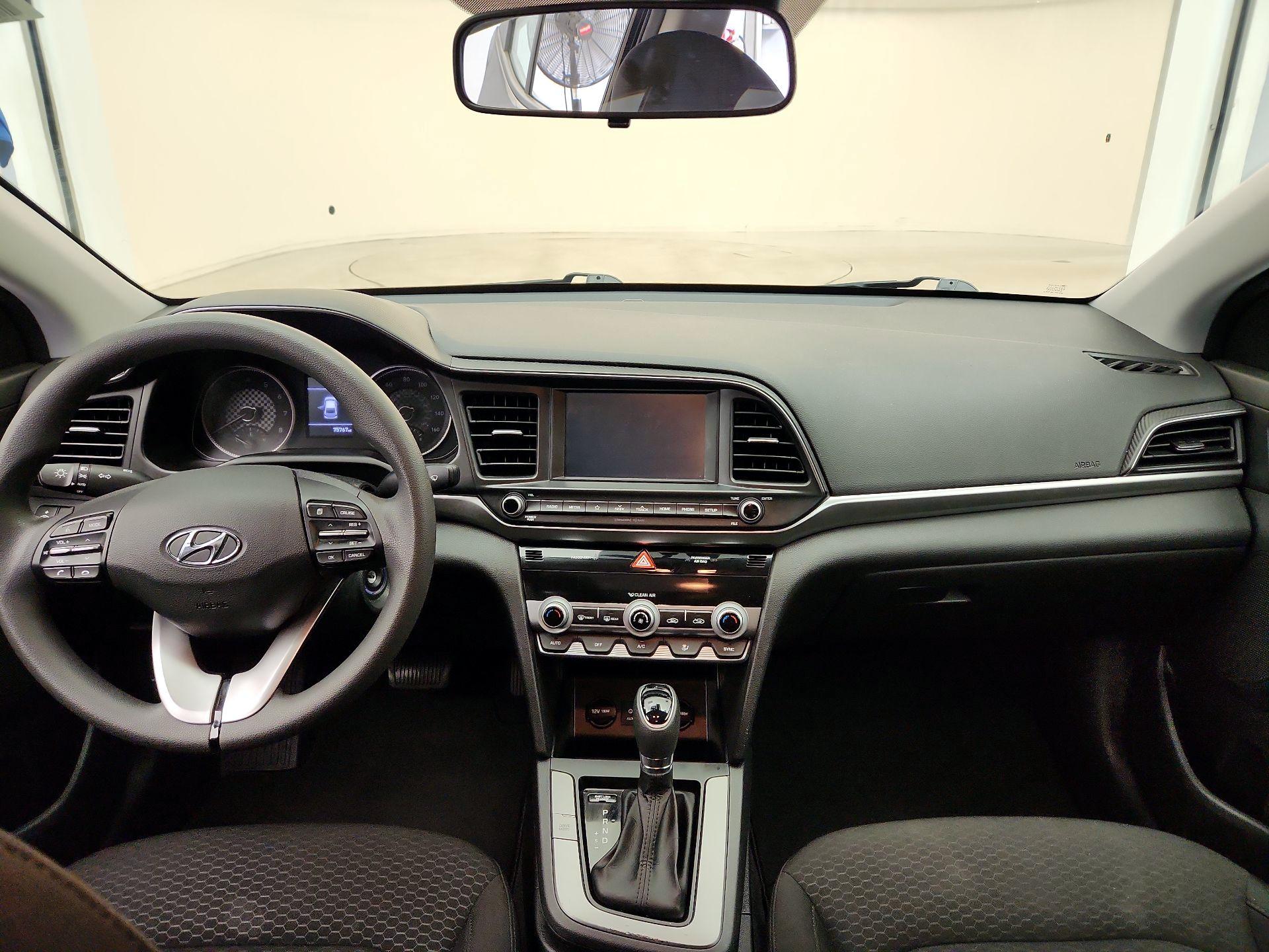 Thumbnail: 2020 Hyundai Elantra - 9