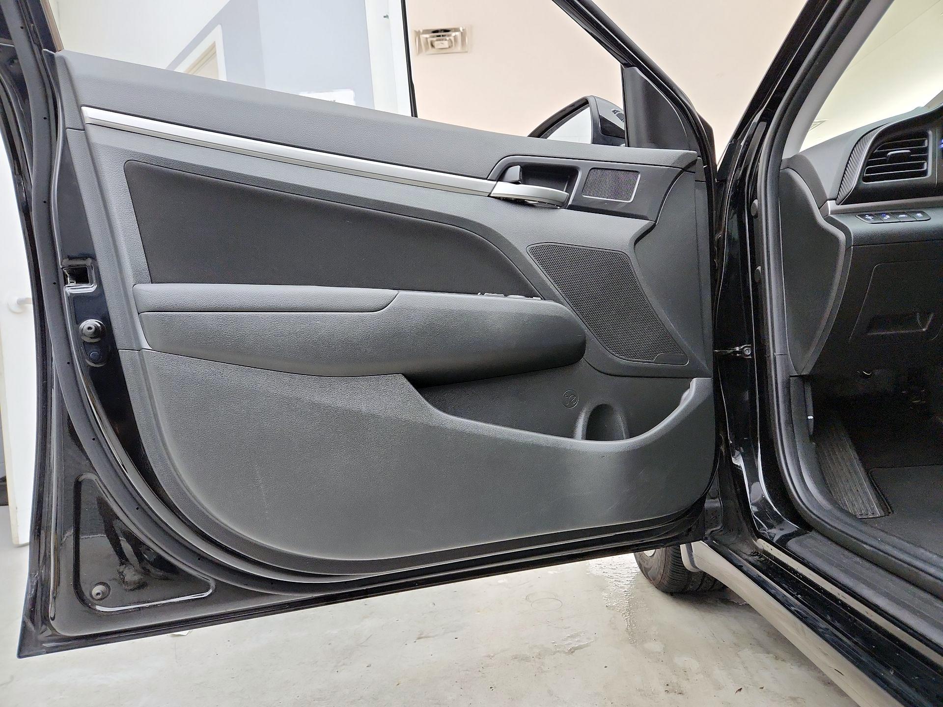 Thumbnail: 2020 Hyundai Elantra - 12