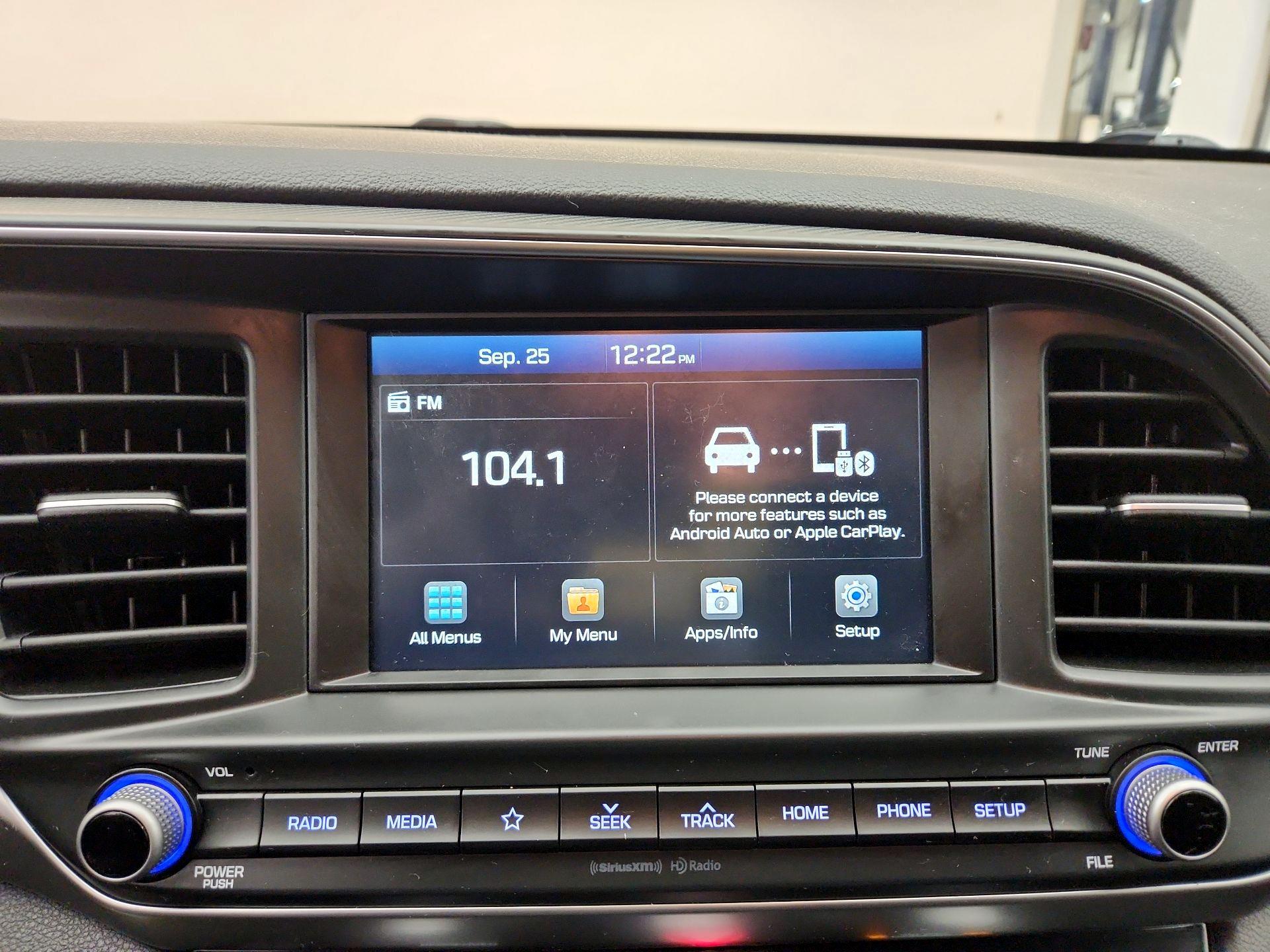 Thumbnail: 2020 Hyundai Elantra - 15