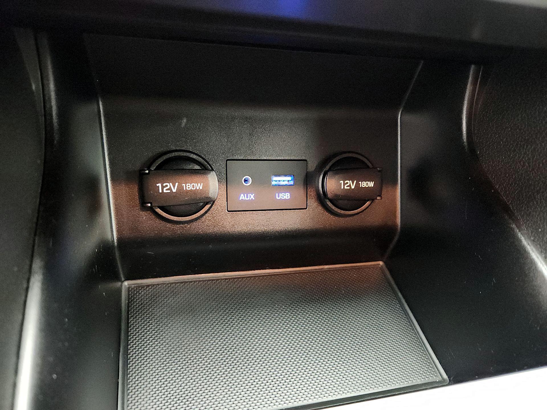 Thumbnail: 2020 Hyundai Elantra - 18