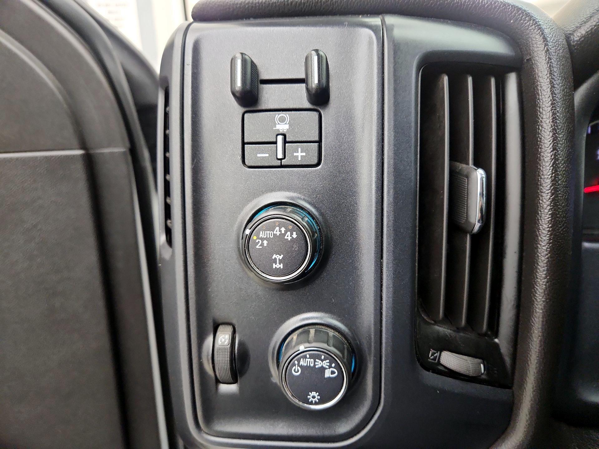 Thumbnail: 2019 Chevrolet Silverado 1500 - 13