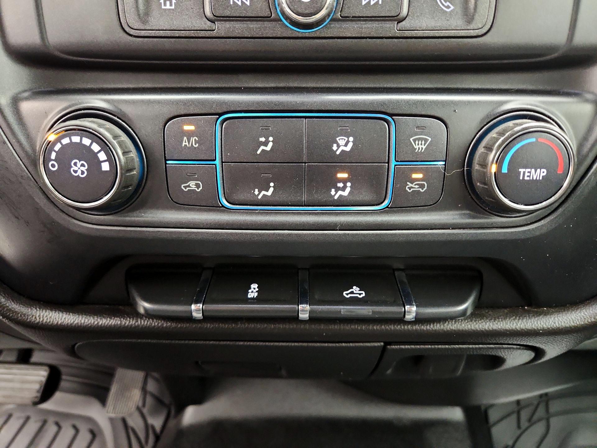 Thumbnail: 2019 Chevrolet Silverado 1500 - 16