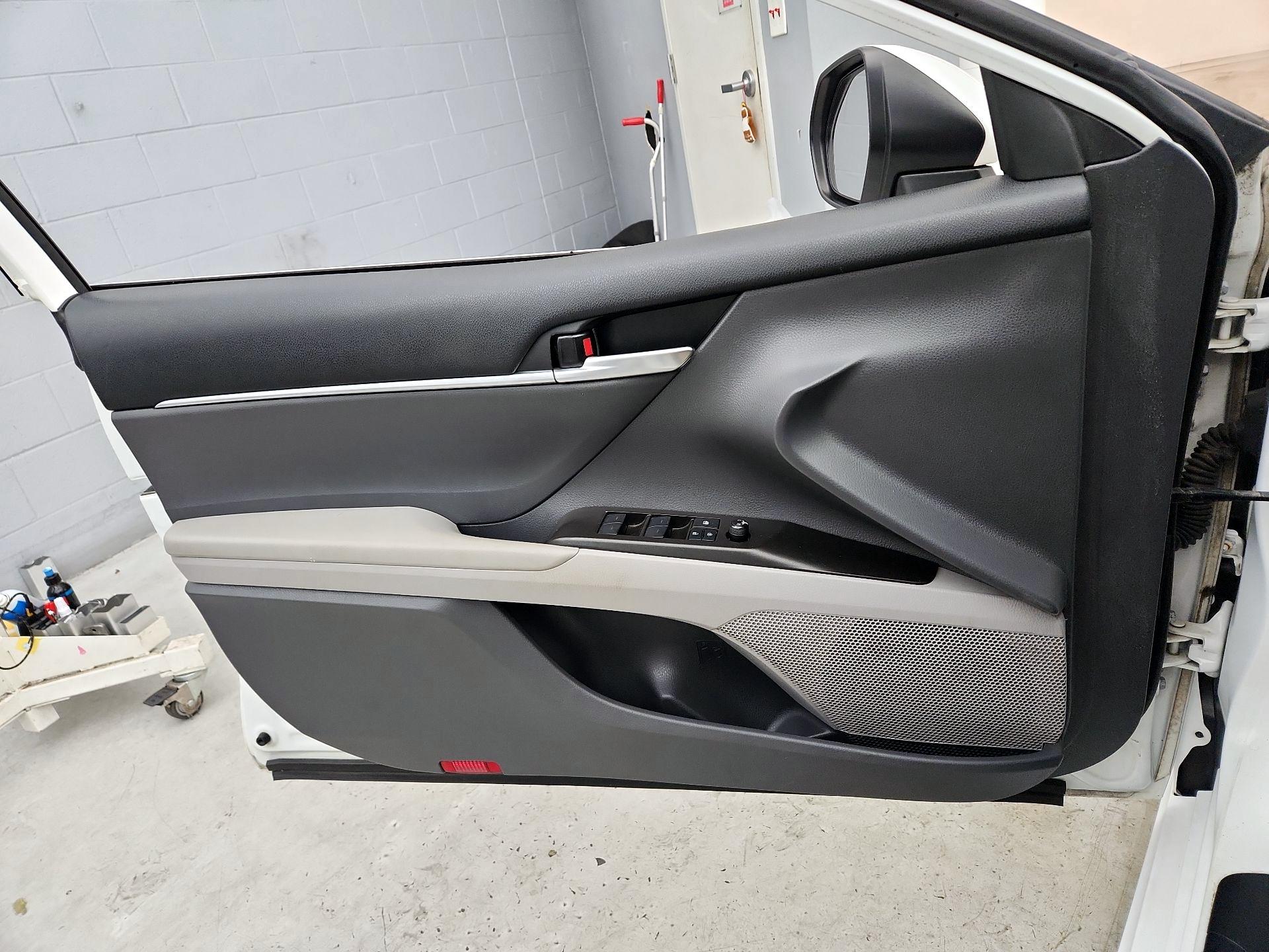 Thumbnail: 2021 Toyota Camry - 12