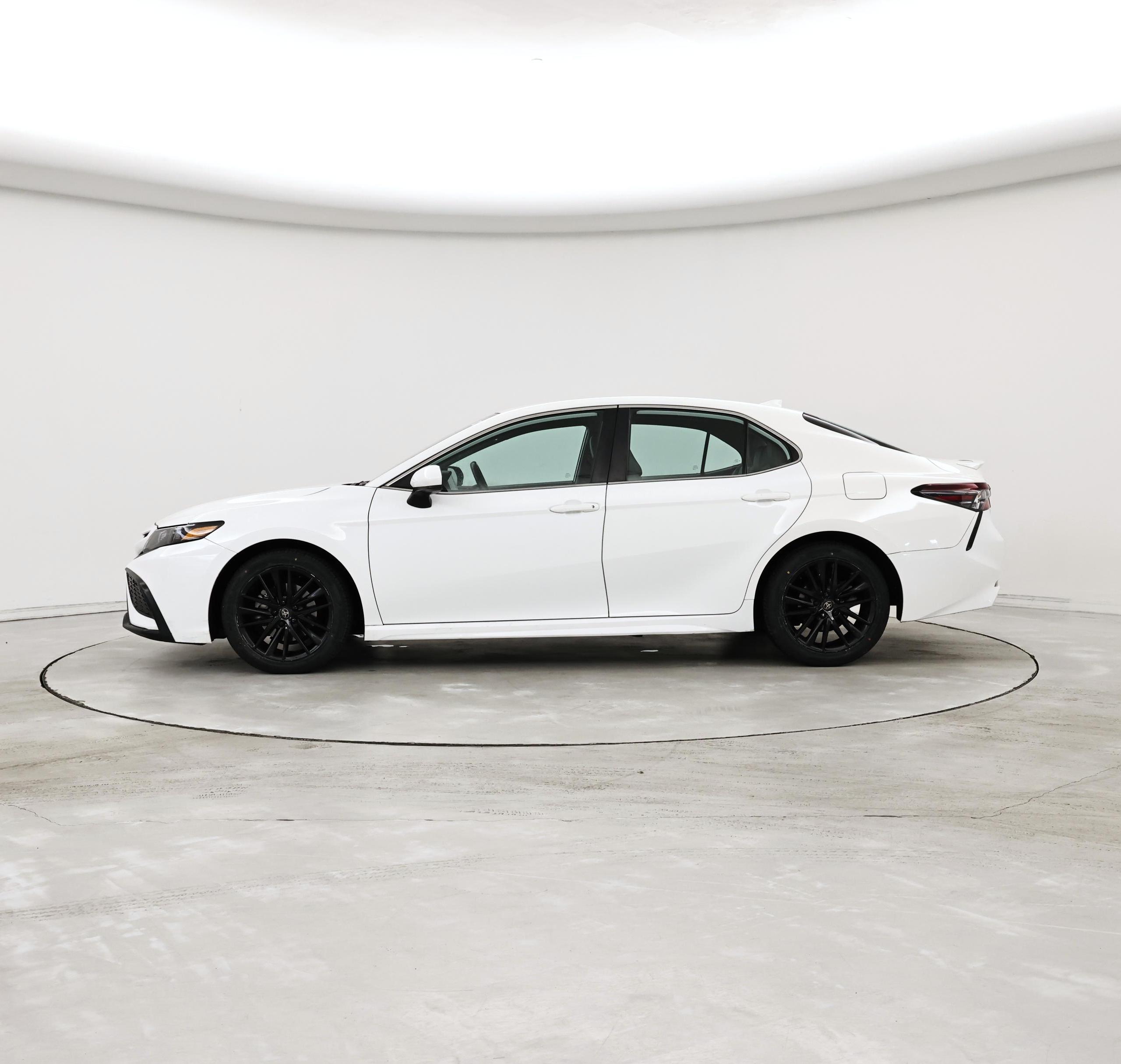 Thumbnail: 2021 Toyota Camry - 3