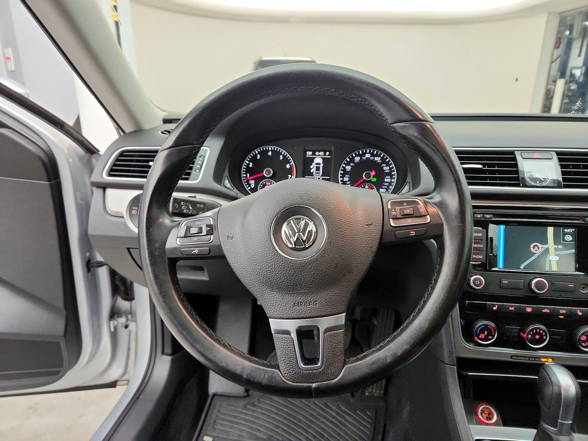 Thumbnail: 2015 Volkswagen Passat - 10