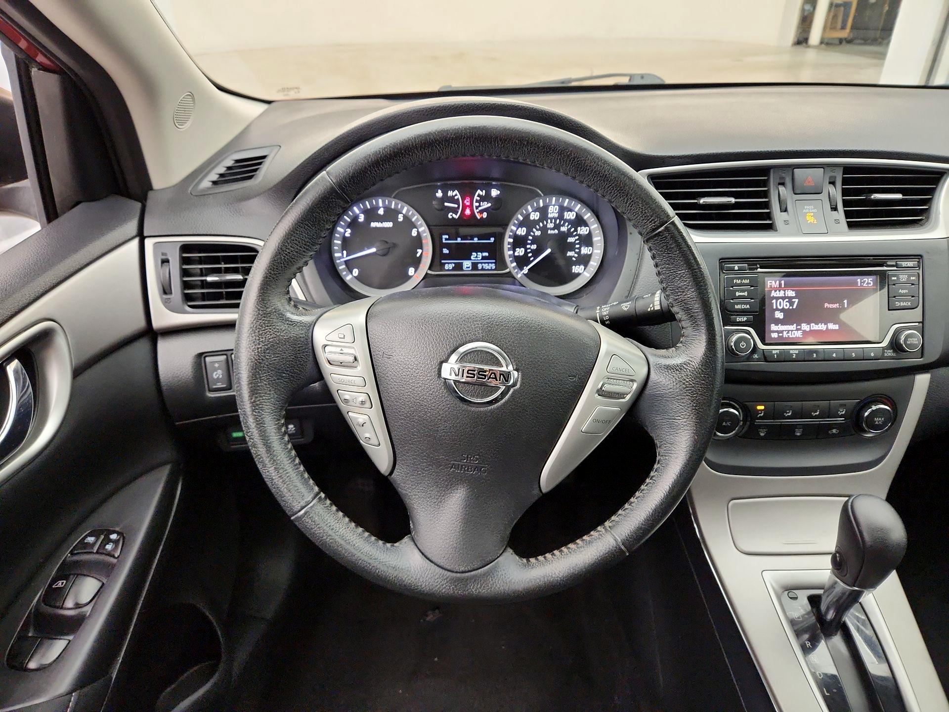 Thumbnail: 2015 Nissan Sentra - 10