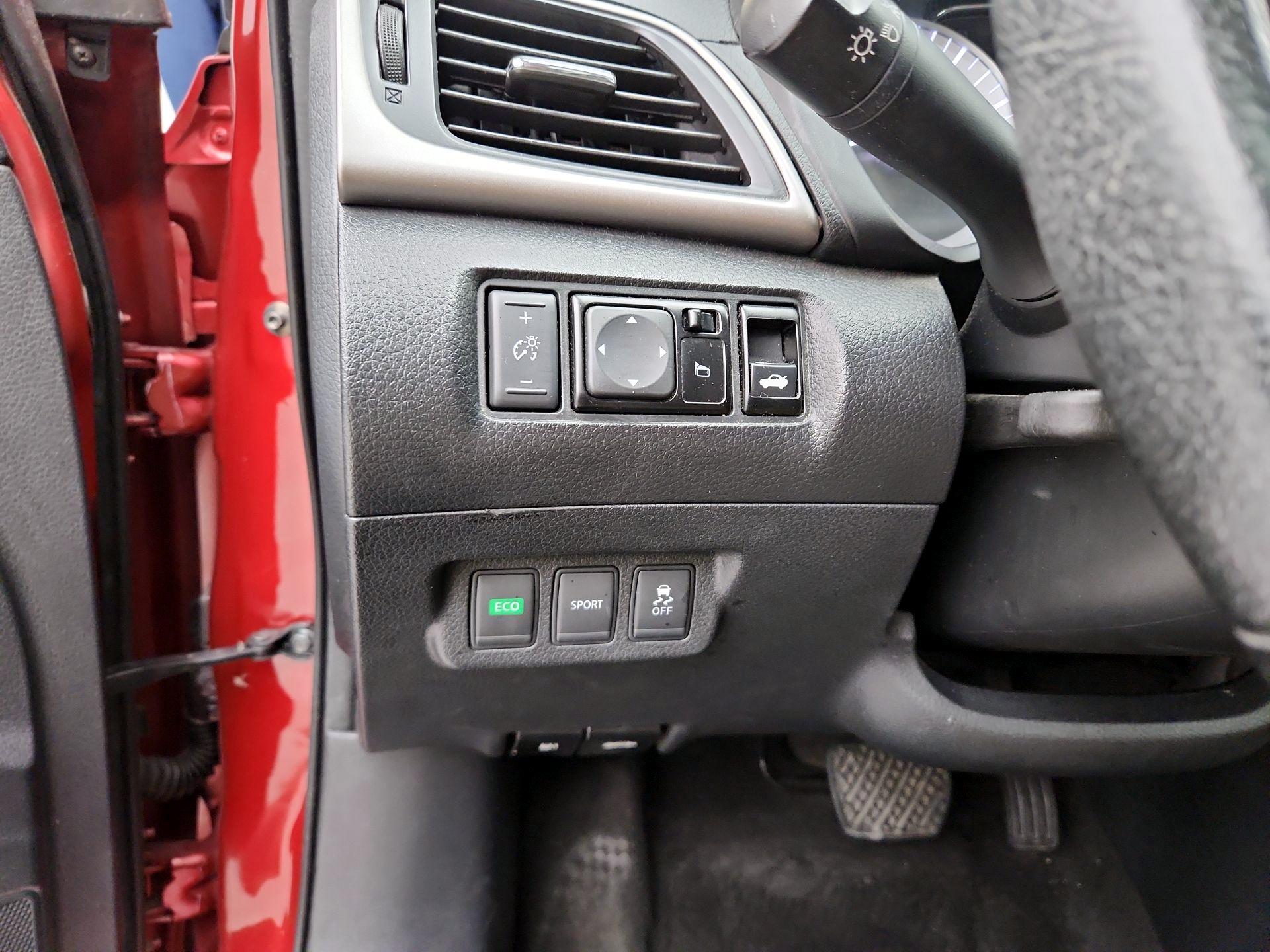 Thumbnail: 2015 Nissan Sentra - 13