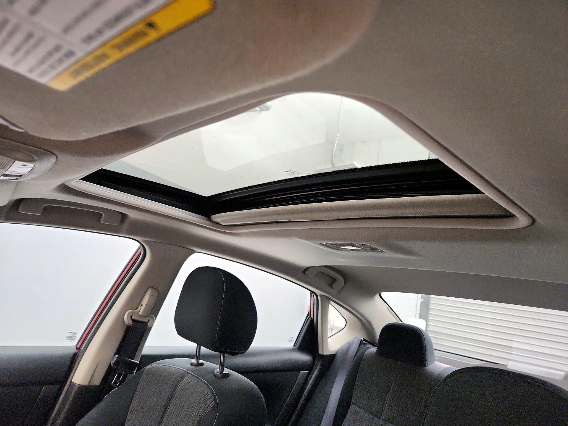 Thumbnail: 2015 Nissan Sentra - 19