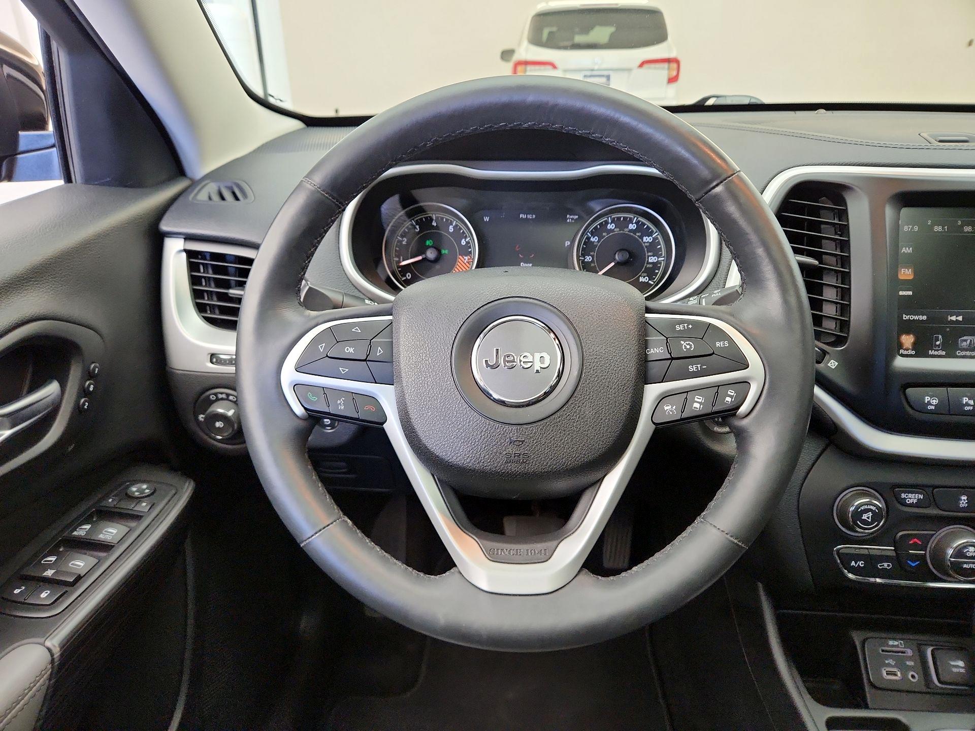 Thumbnail: 2014 Jeep Cherokee - 10
