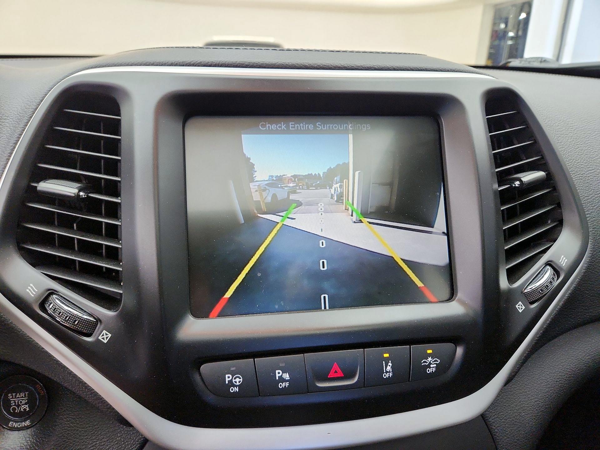 Thumbnail: 2014 Jeep Cherokee - 15